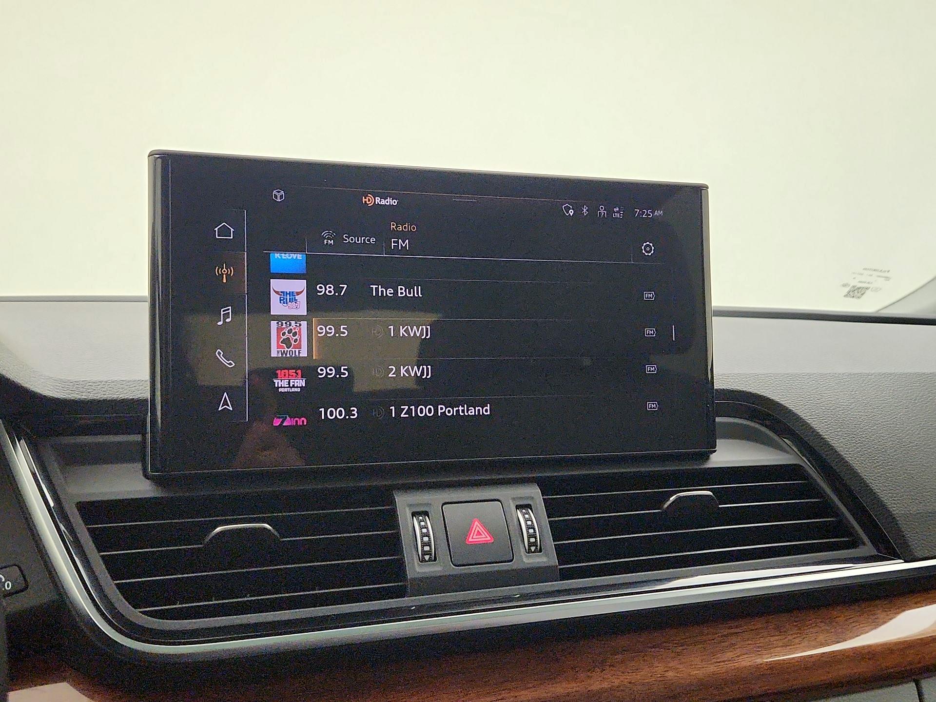 Thumbnail: 2022 Audi Q5 - 16