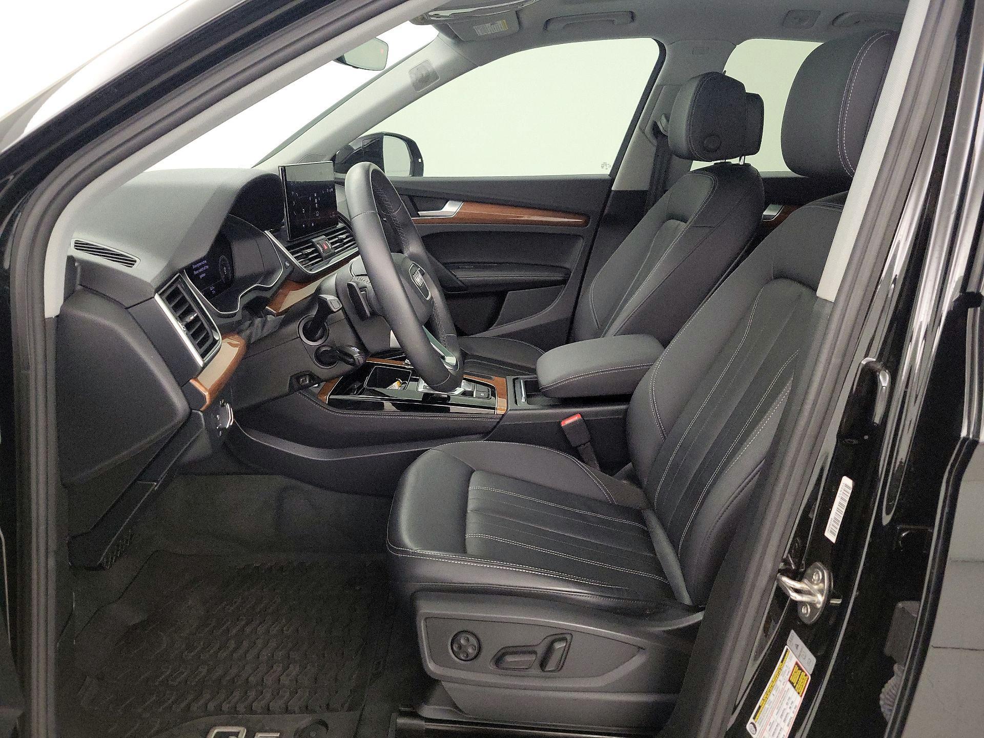 Thumbnail: 2022 Audi Q5 - 11