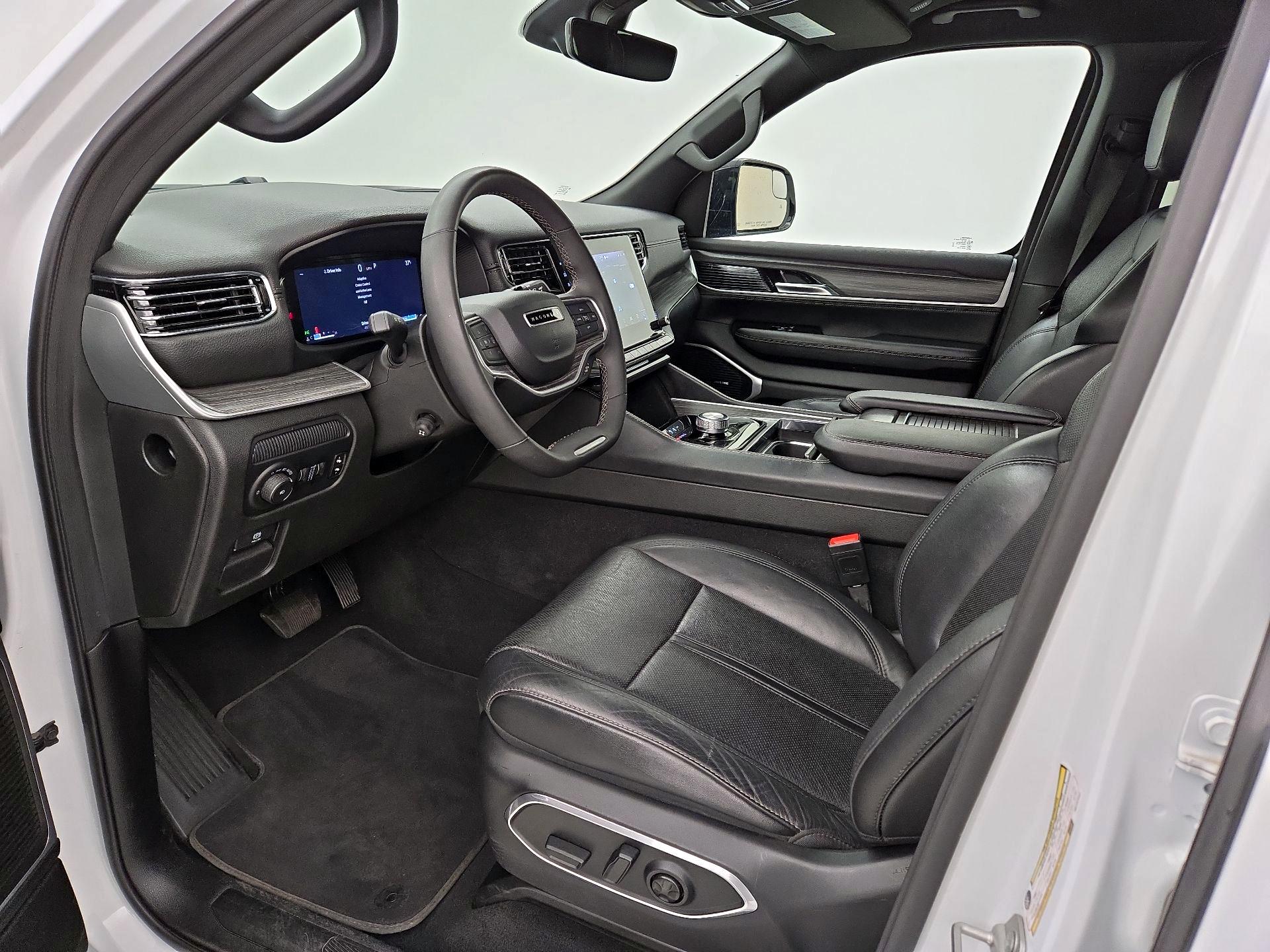 Thumbnail: 2024 Jeep Wagoneer - 11