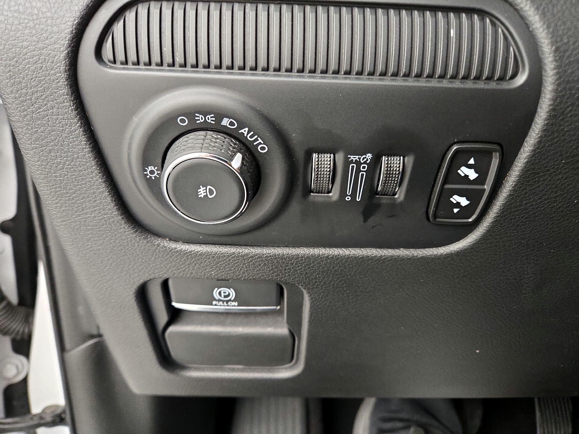 Thumbnail: 2024 Jeep Wagoneer - 13