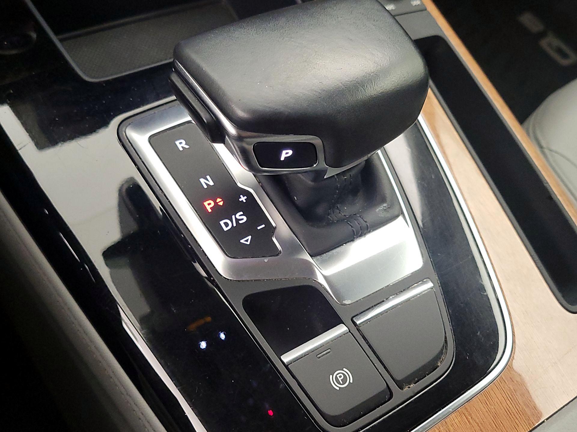 Thumbnail: 2022 Audi Q5 - 17