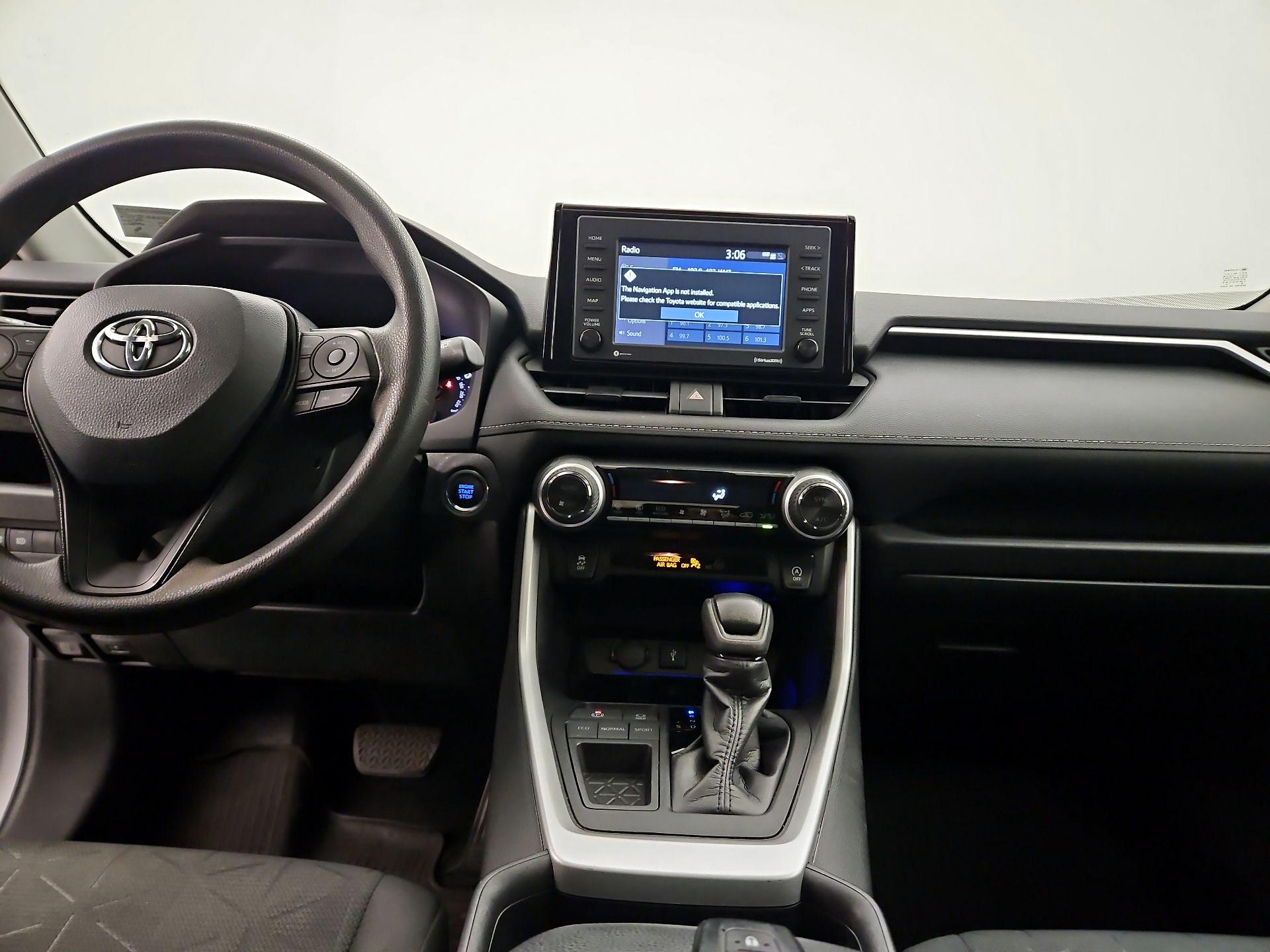 Thumbnail: 2021 Toyota RAV4 - 9