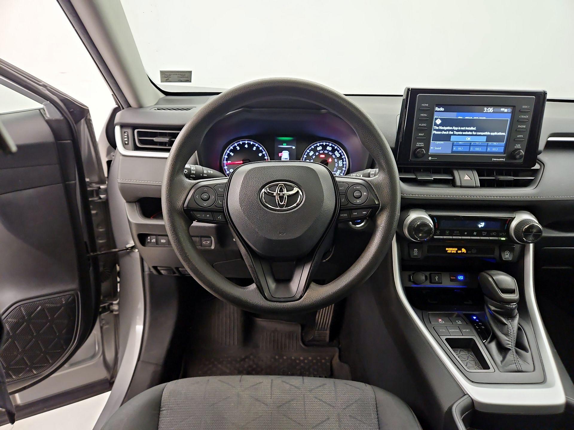 Thumbnail: 2021 Toyota RAV4 - 10