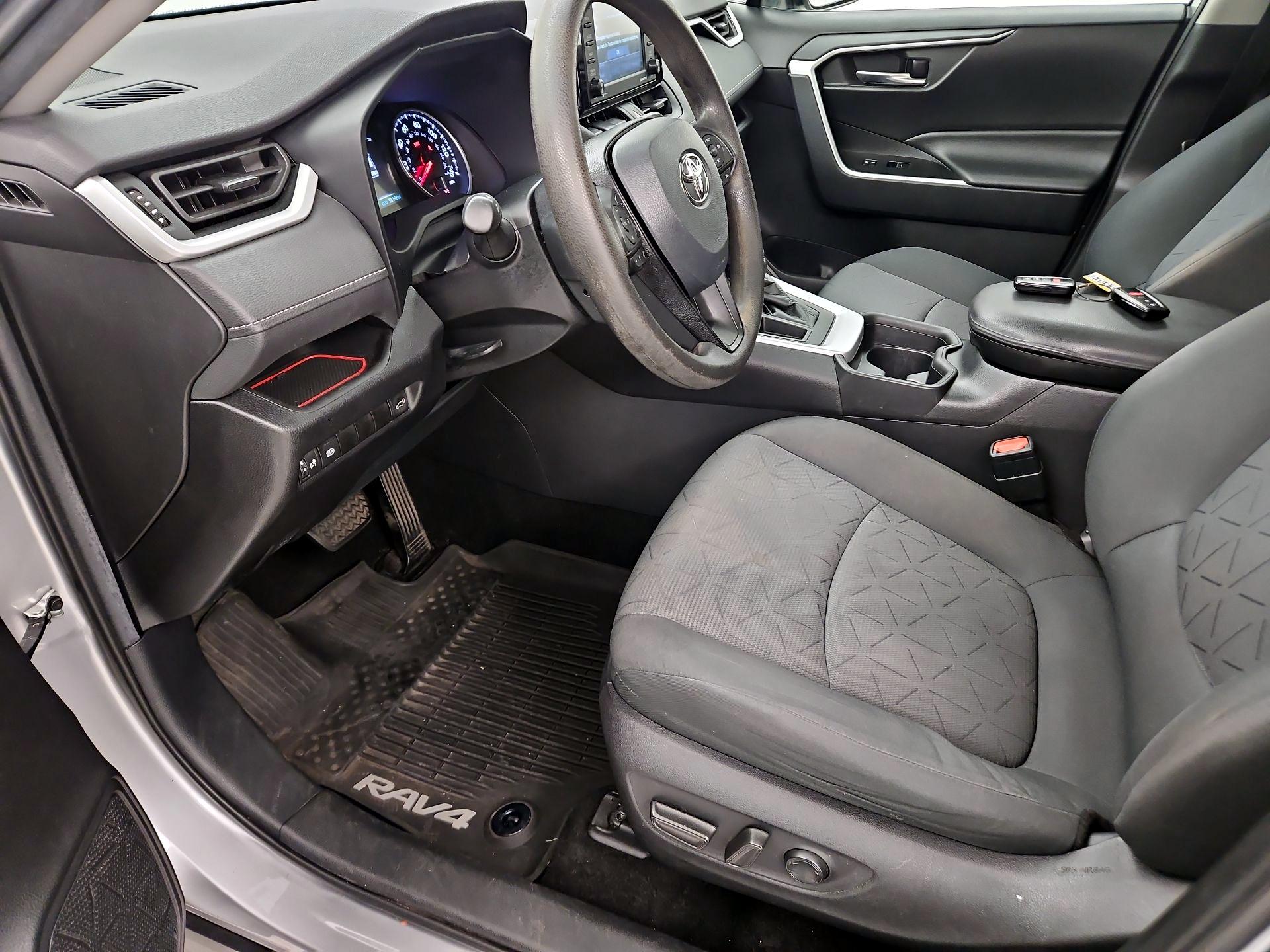 Thumbnail: 2021 Toyota RAV4 - 11