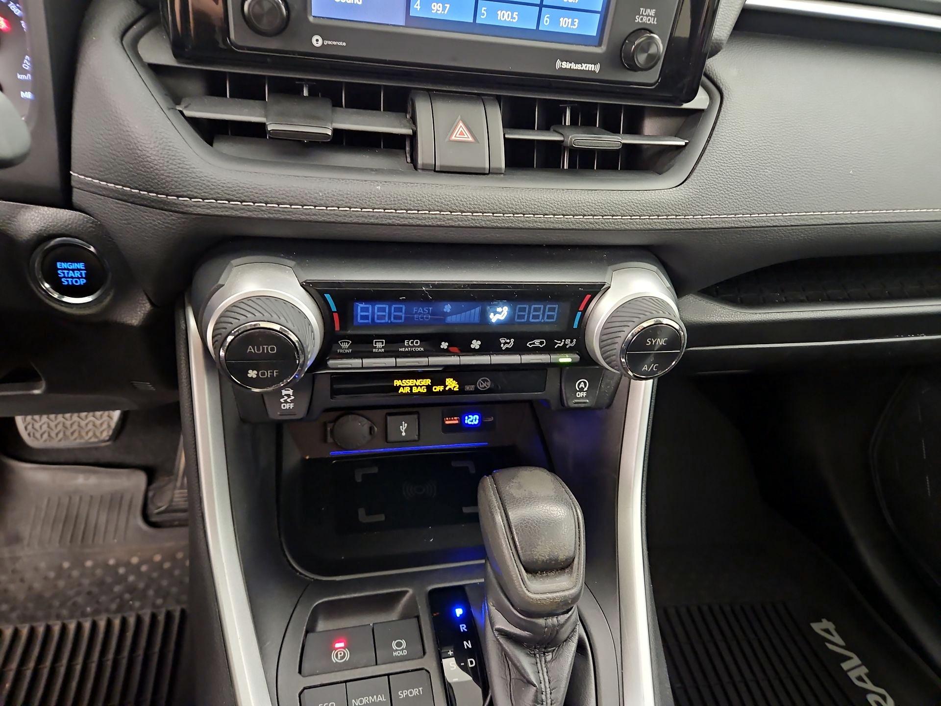 Thumbnail: 2021 Toyota RAV4 - 16