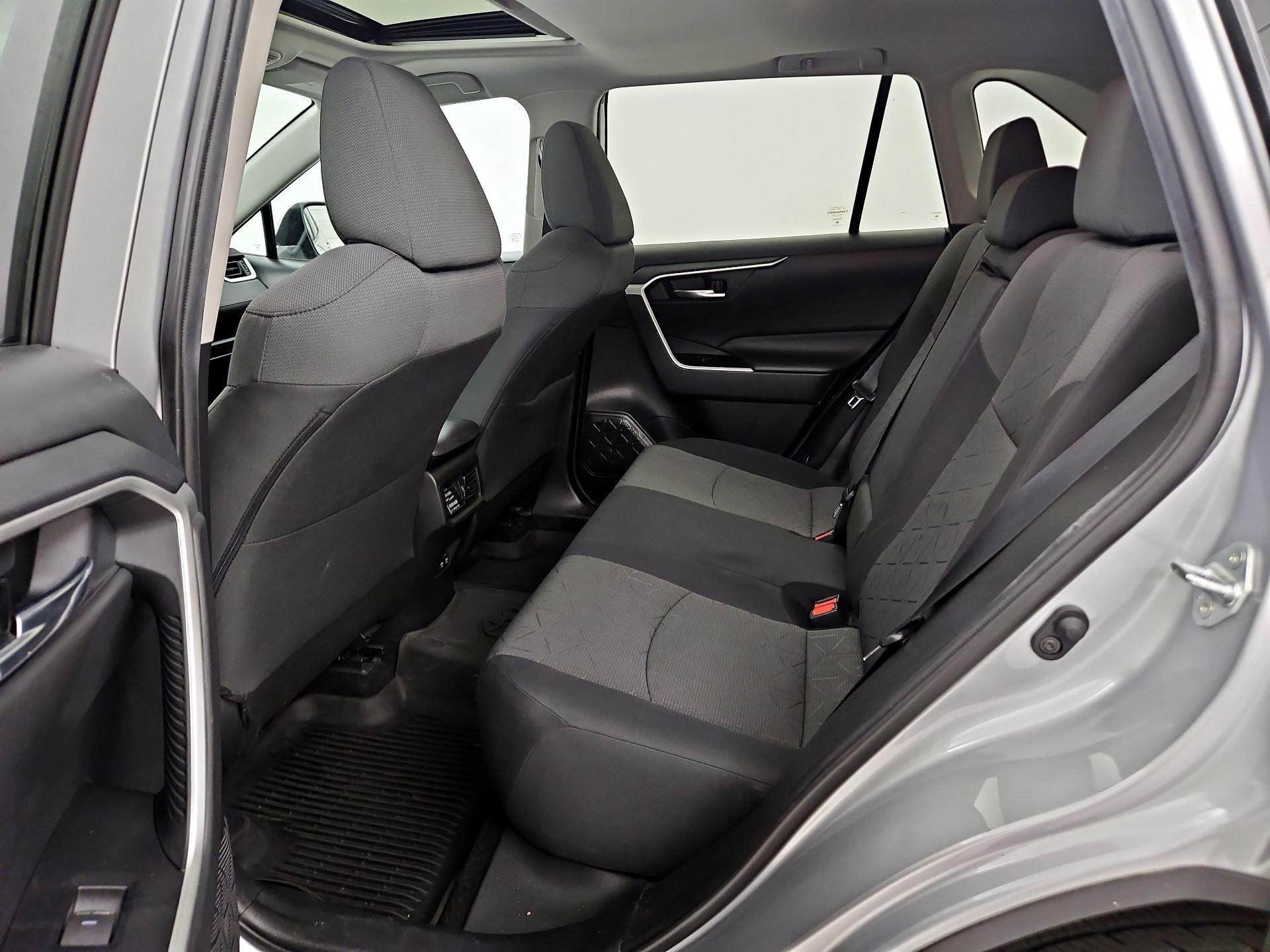 Thumbnail: 2021 Toyota RAV4 - 20