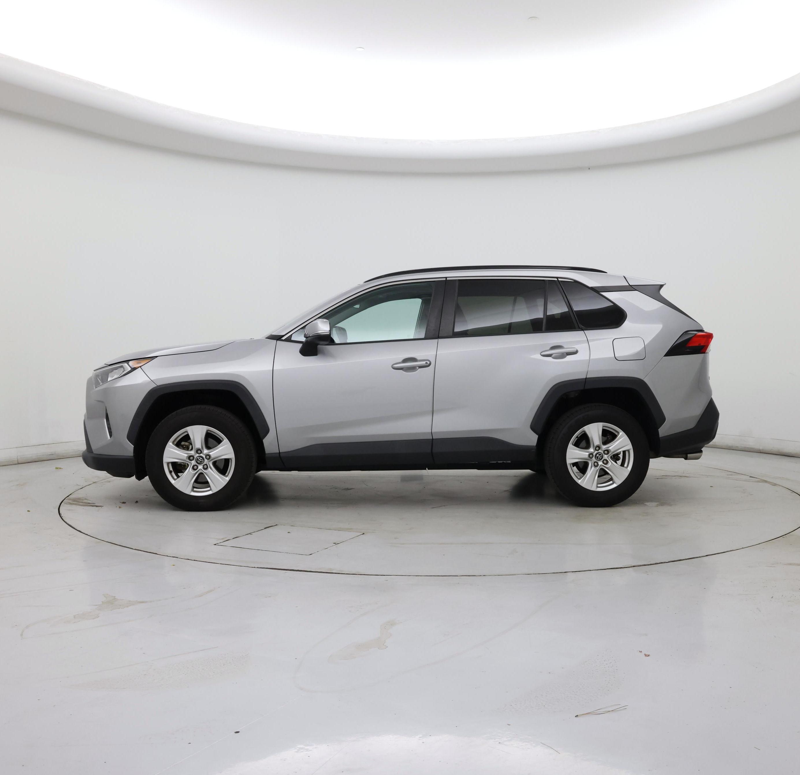 Thumbnail: 2021 Toyota RAV4 - 3