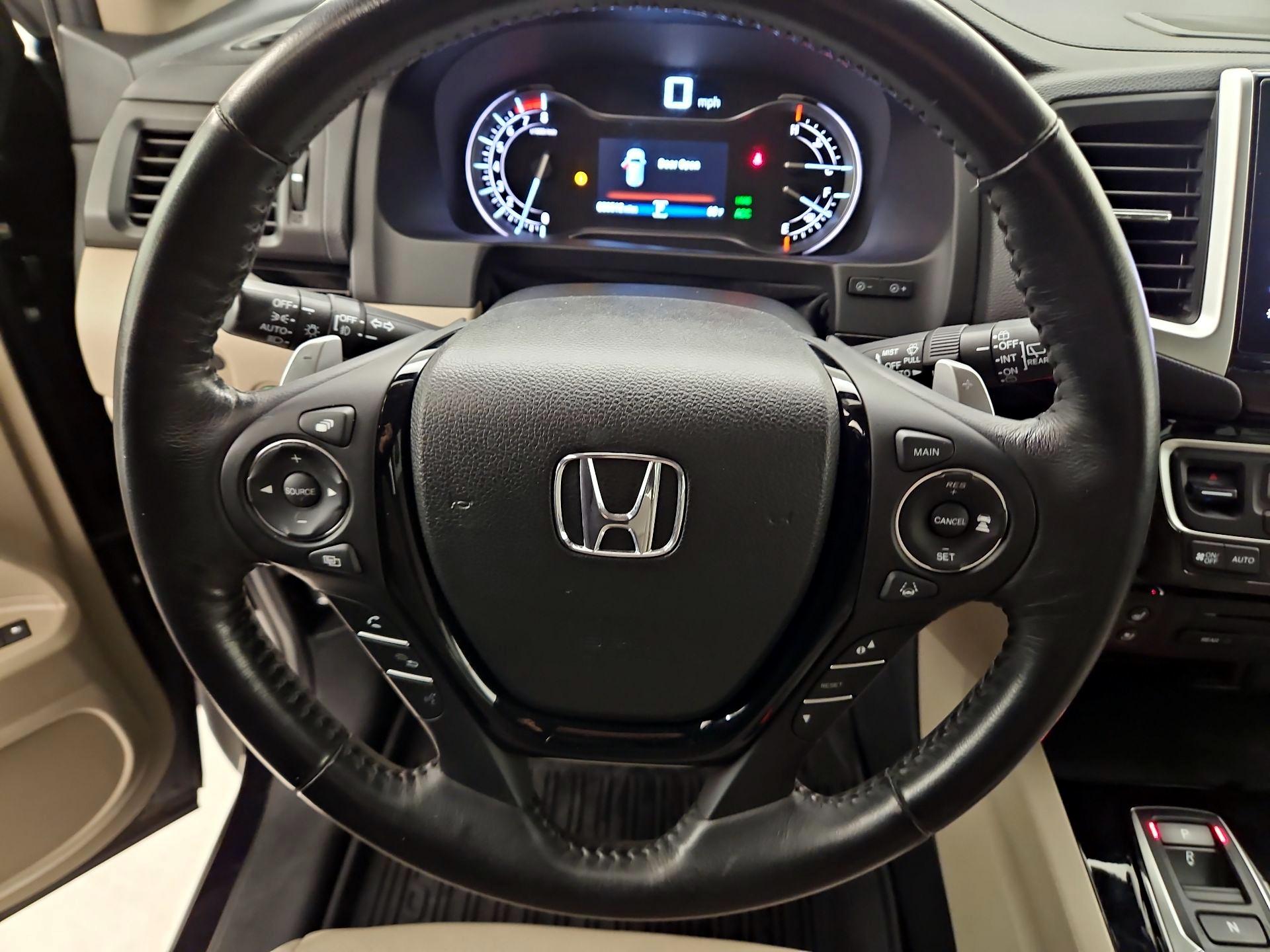 Thumbnail: 2018 Honda Pilot - 10