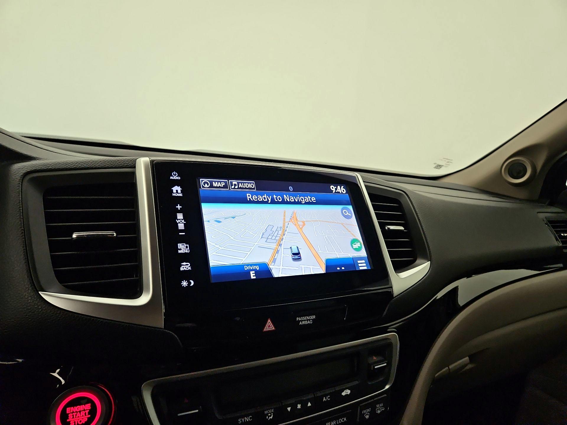 Thumbnail: 2018 Honda Pilot - 14