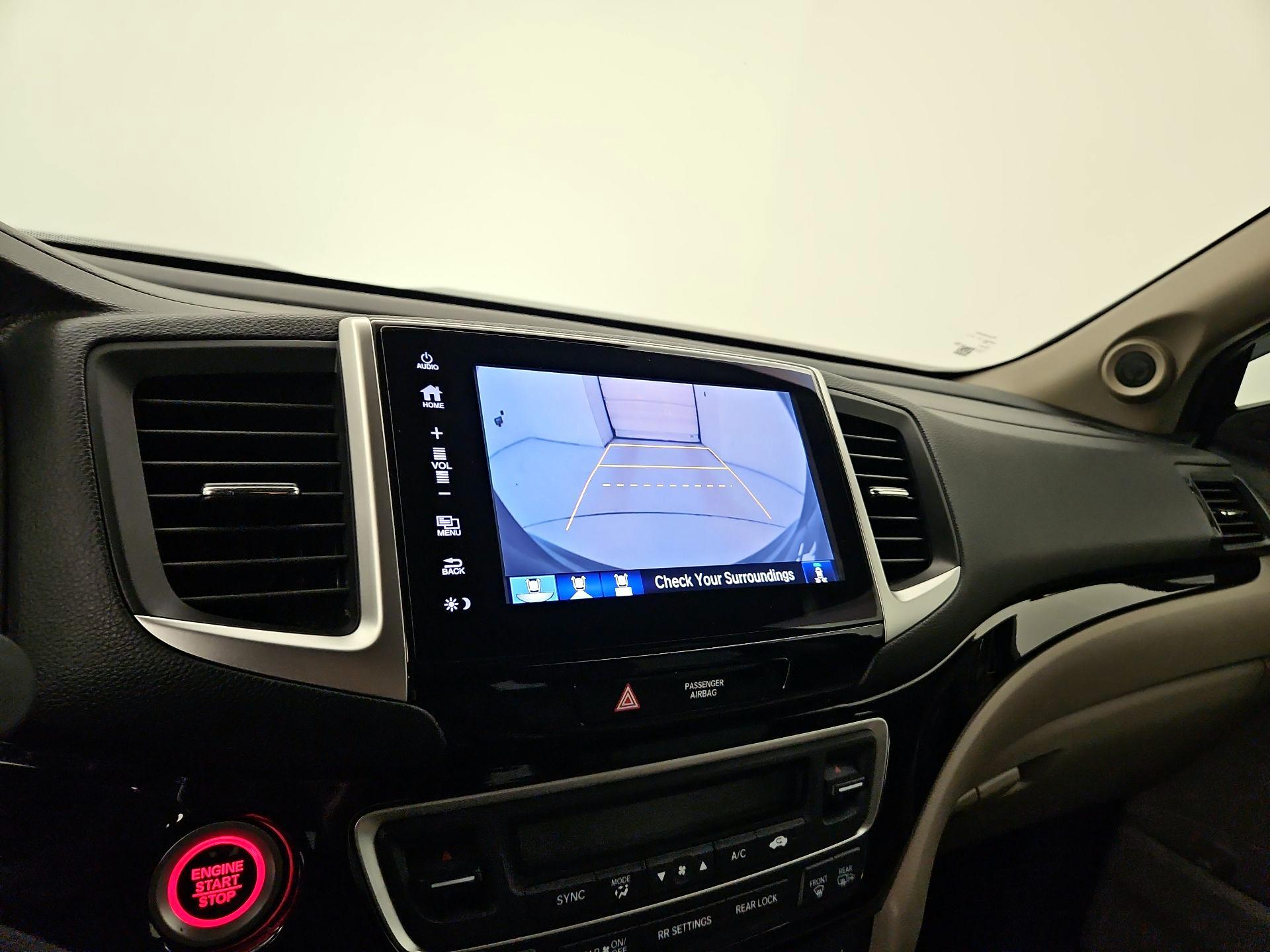 Thumbnail: 2018 Honda Pilot - 15