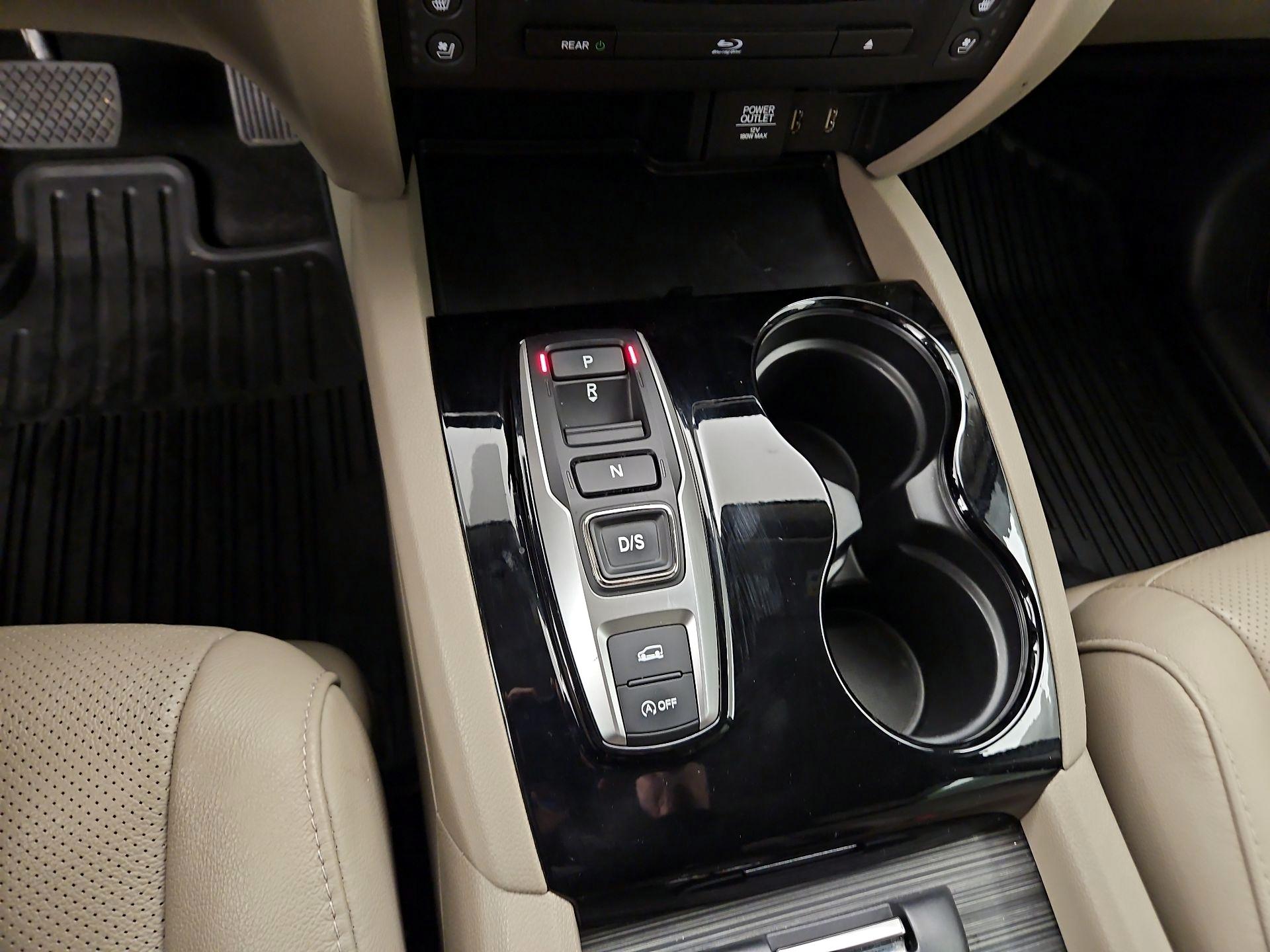 Thumbnail: 2018 Honda Pilot - 18