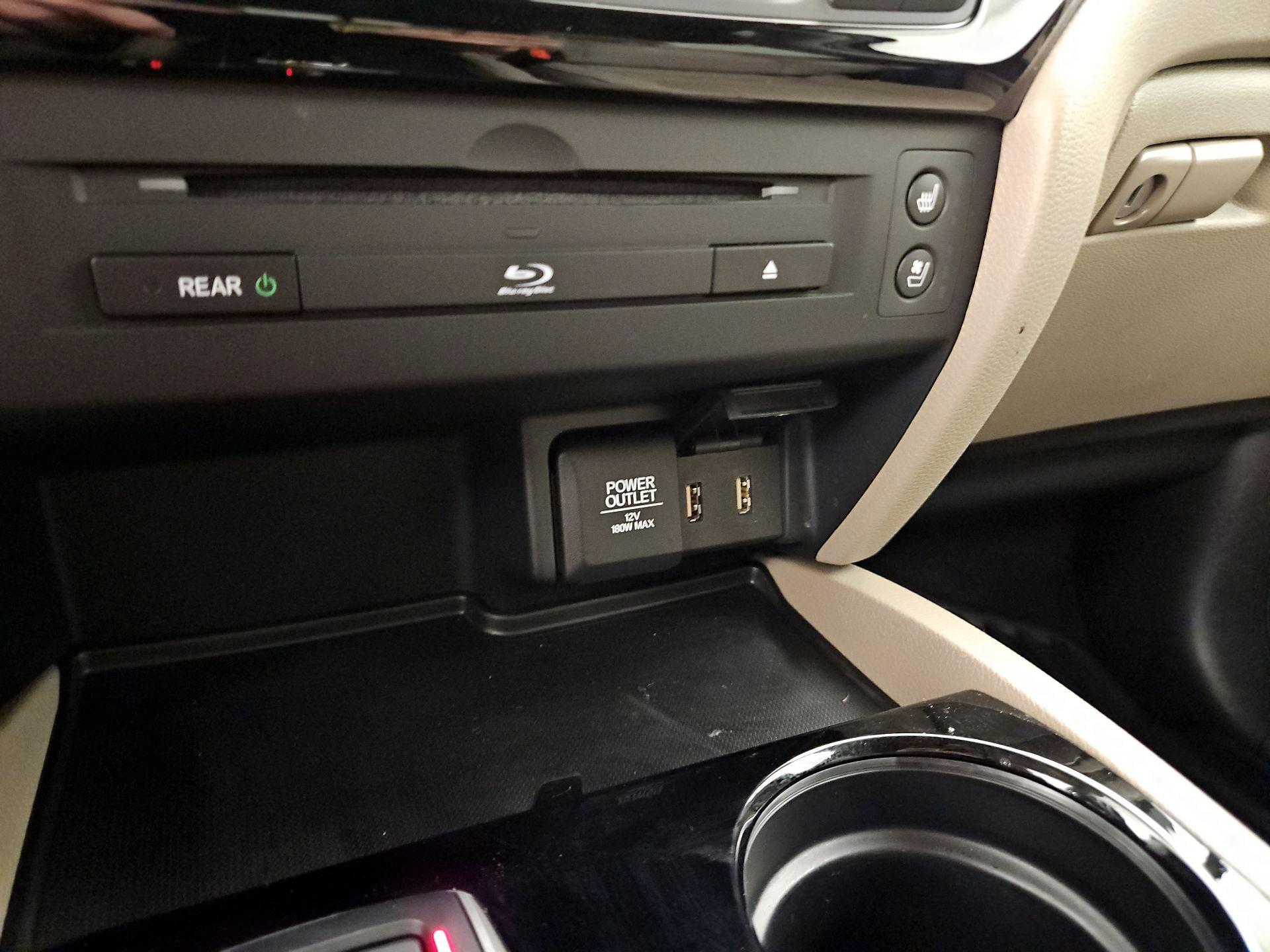 Thumbnail: 2018 Honda Pilot - 19