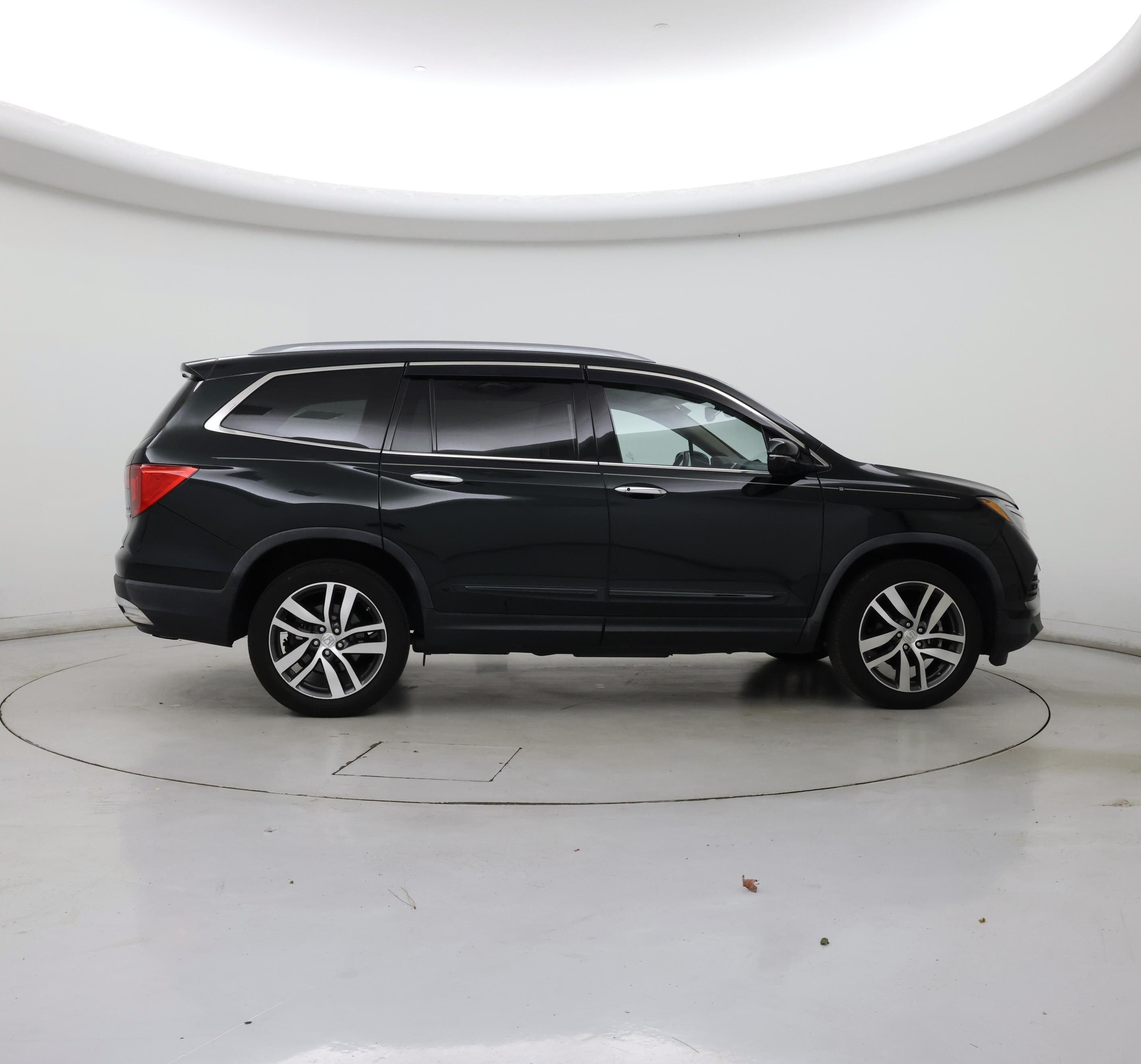 Thumbnail: 2018 Honda Pilot - 7