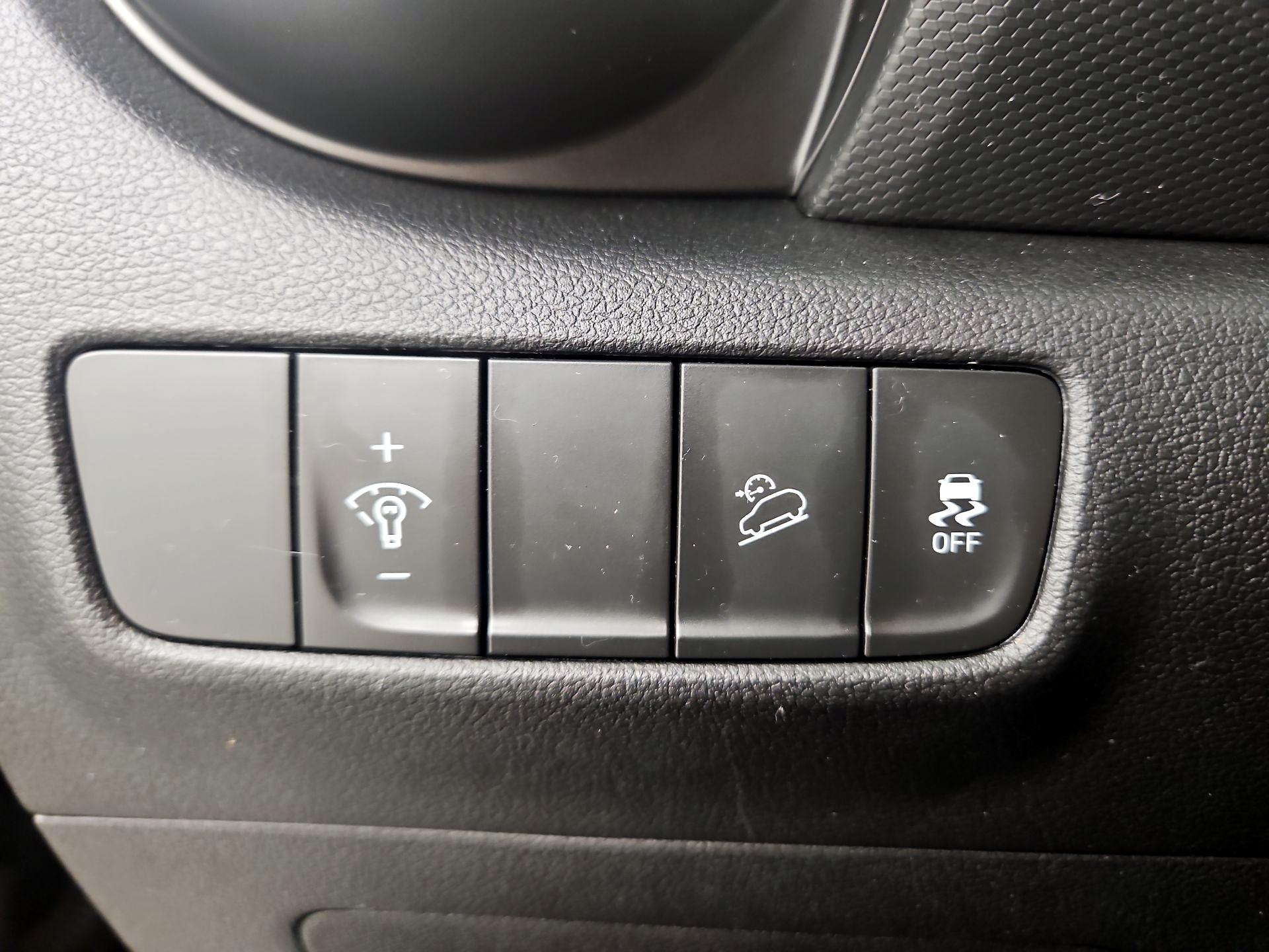 Thumbnail: 2022 Hyundai Kona - 13