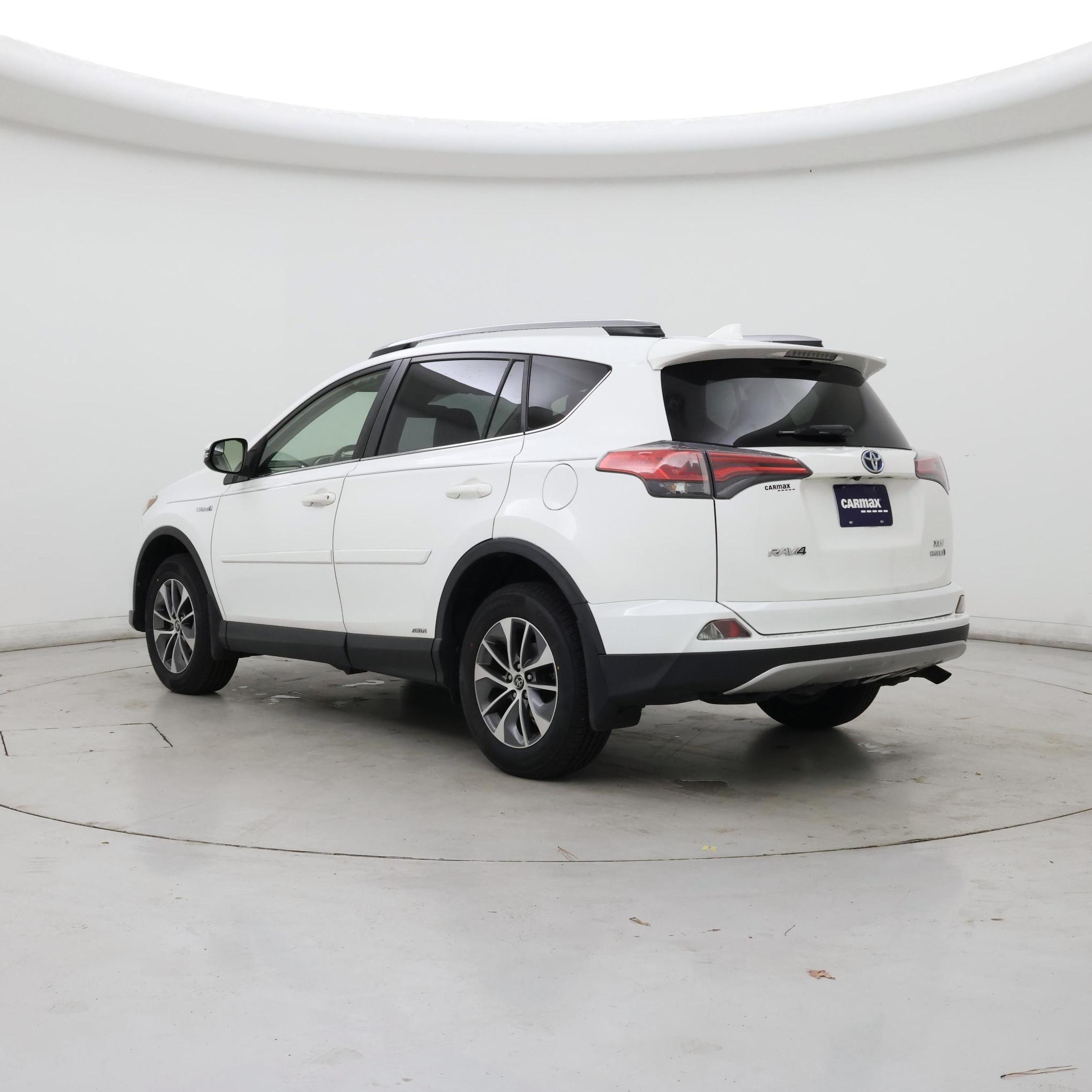 Thumbnail: 2018 Toyota RAV4 - 2