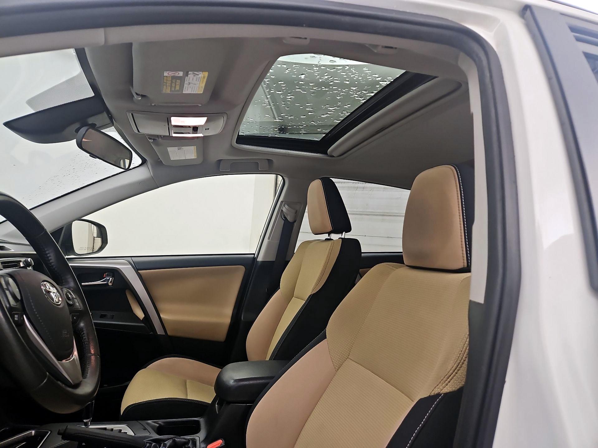 Thumbnail: 2018 Toyota RAV4 - 19