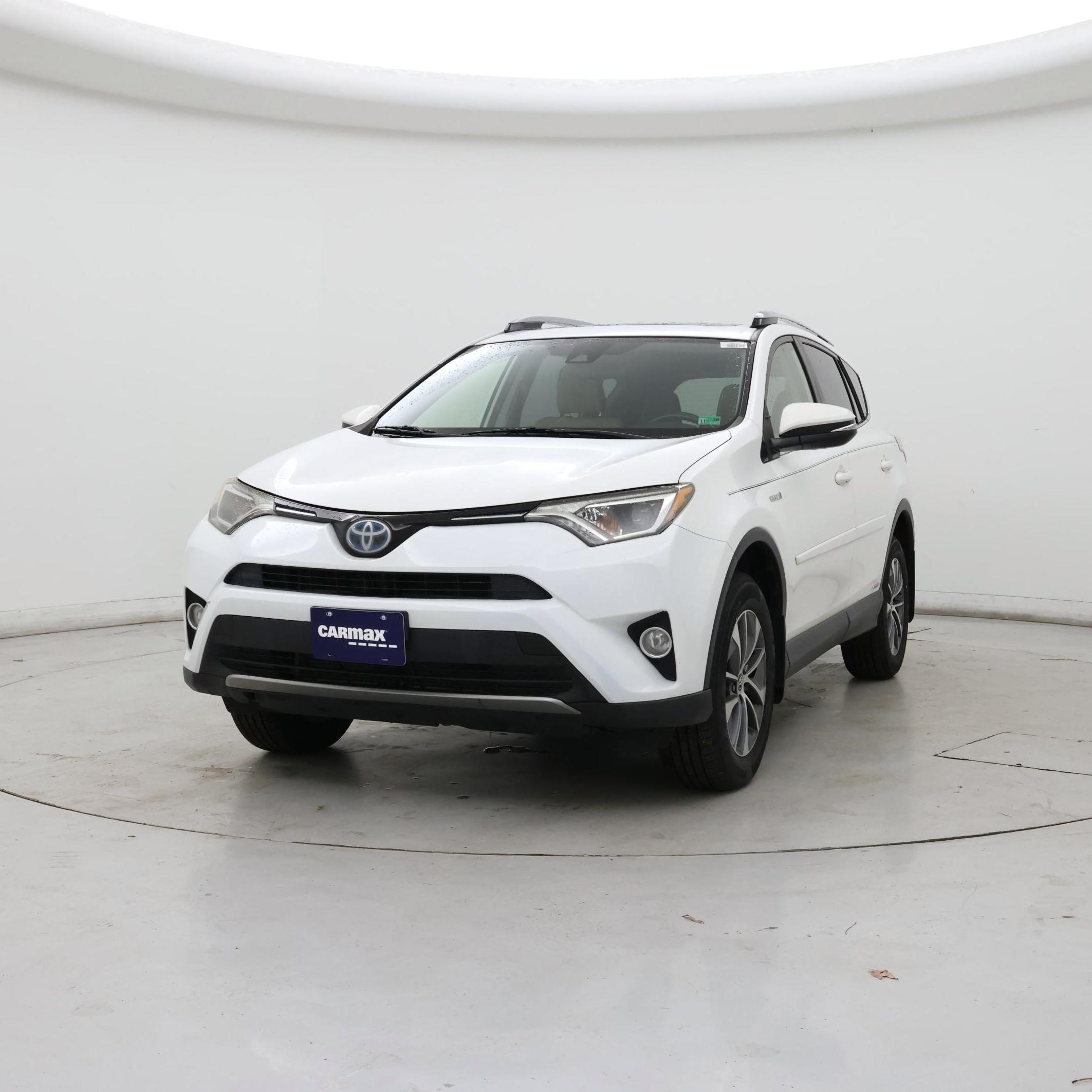 Thumbnail: 2018 Toyota RAV4 - 4