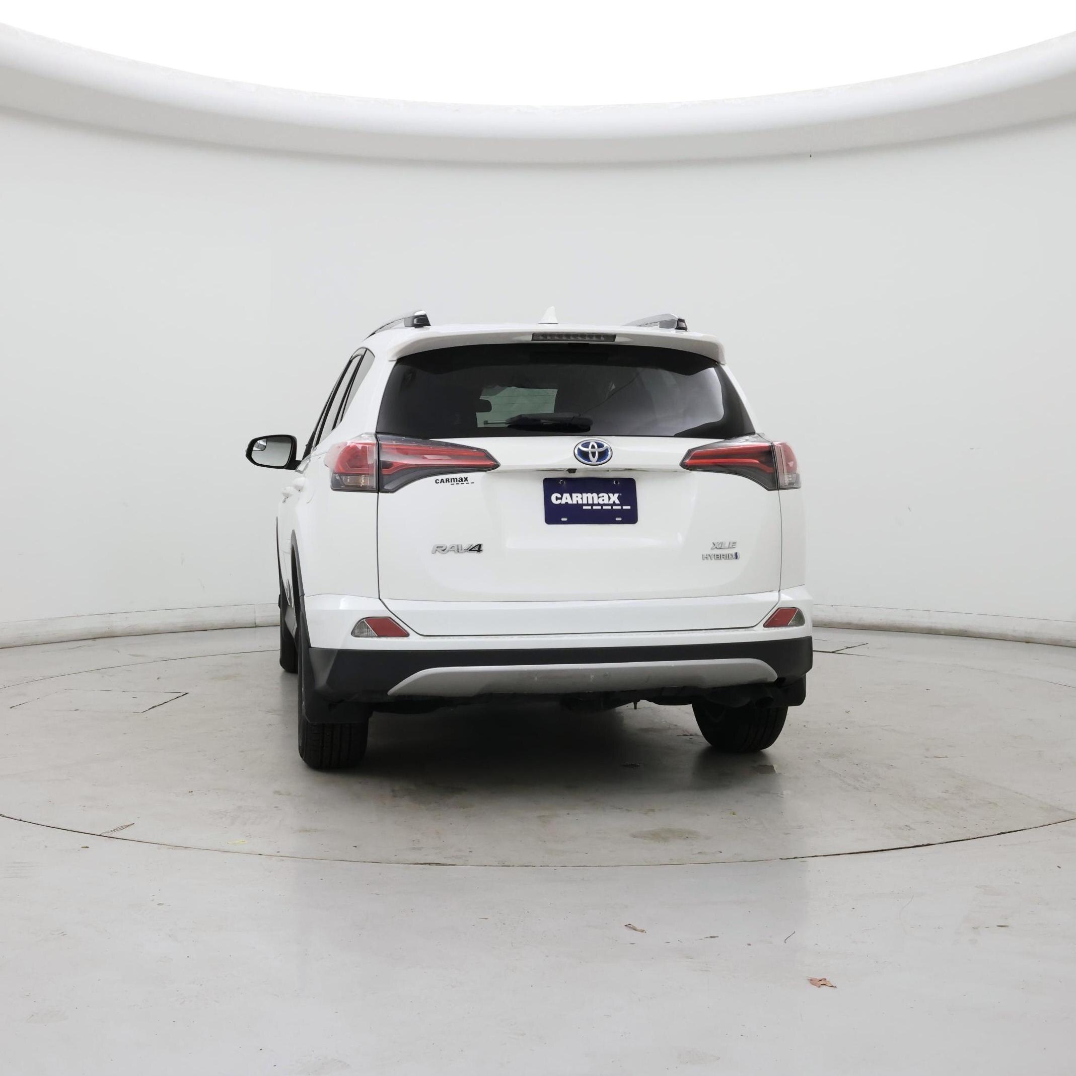 Thumbnail: 2018 Toyota RAV4 - 6