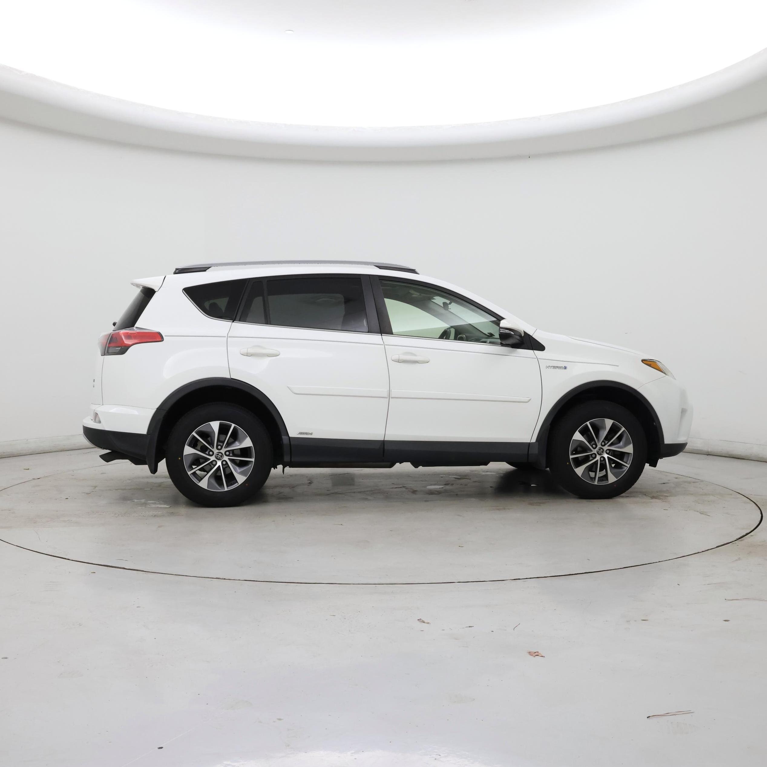 Thumbnail: 2018 Toyota RAV4 - 7