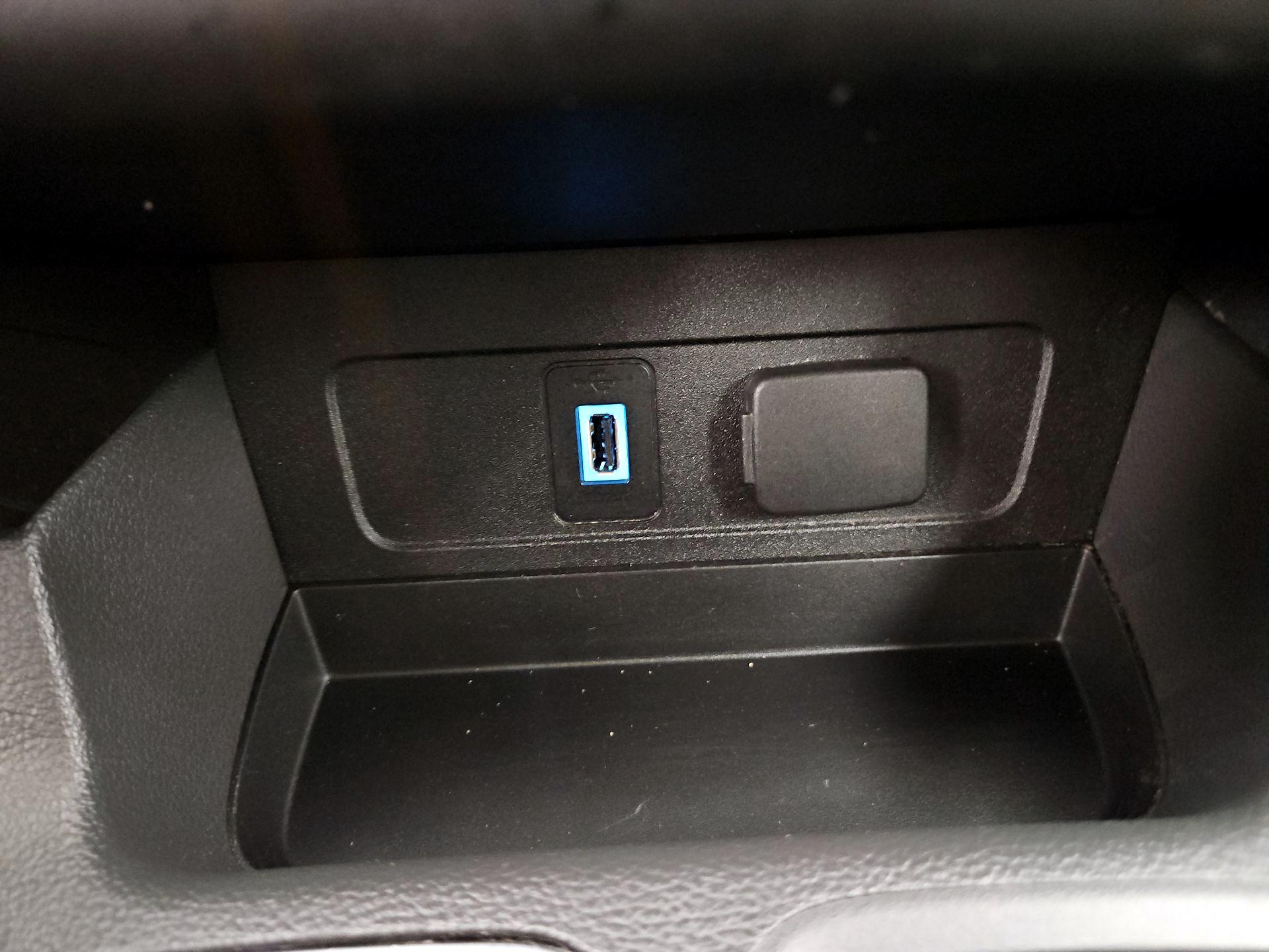 Thumbnail: 2017 Ford Escape - 19