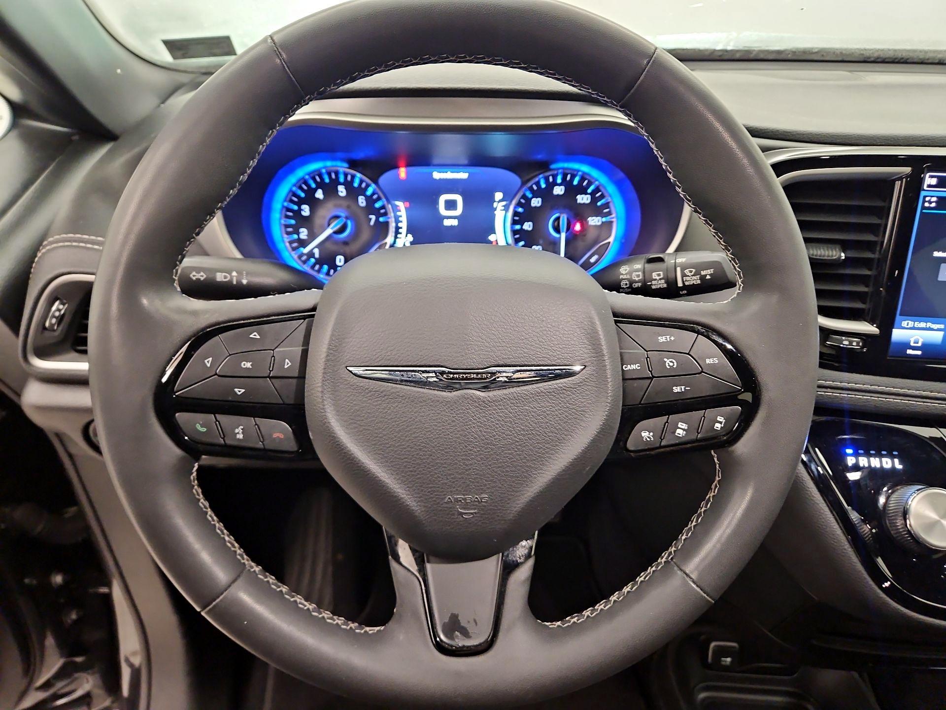 Thumbnail: 2023 Chrysler Pacifica - 10