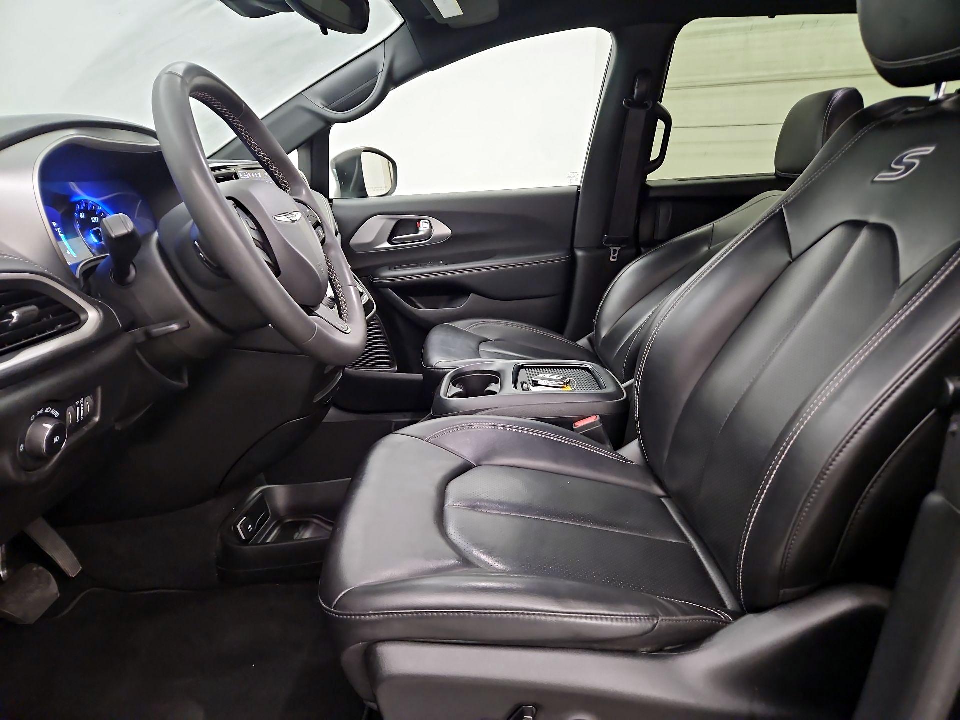 Thumbnail: 2023 Chrysler Pacifica - 11