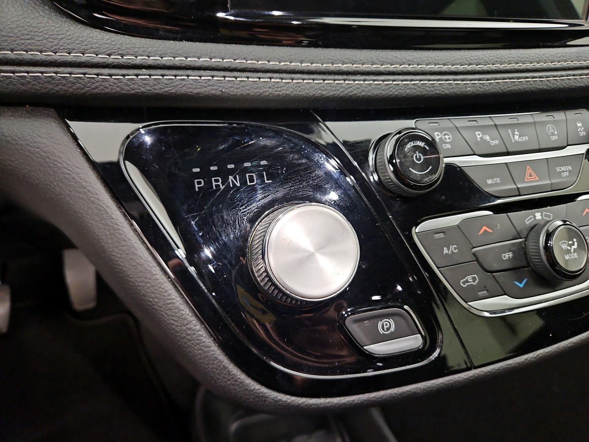 Thumbnail: 2023 Chrysler Pacifica - 17