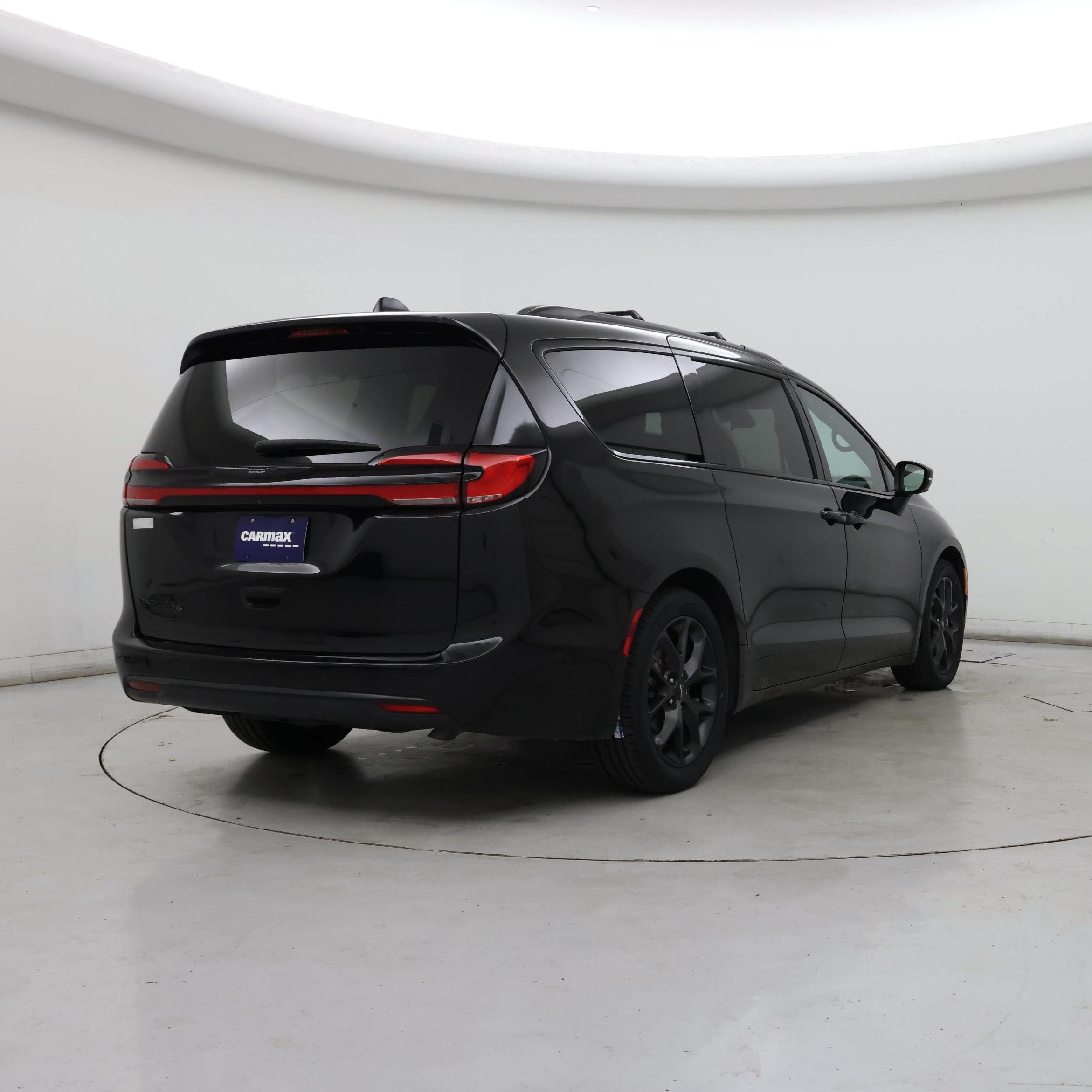 Thumbnail: 2023 Chrysler Pacifica - 8