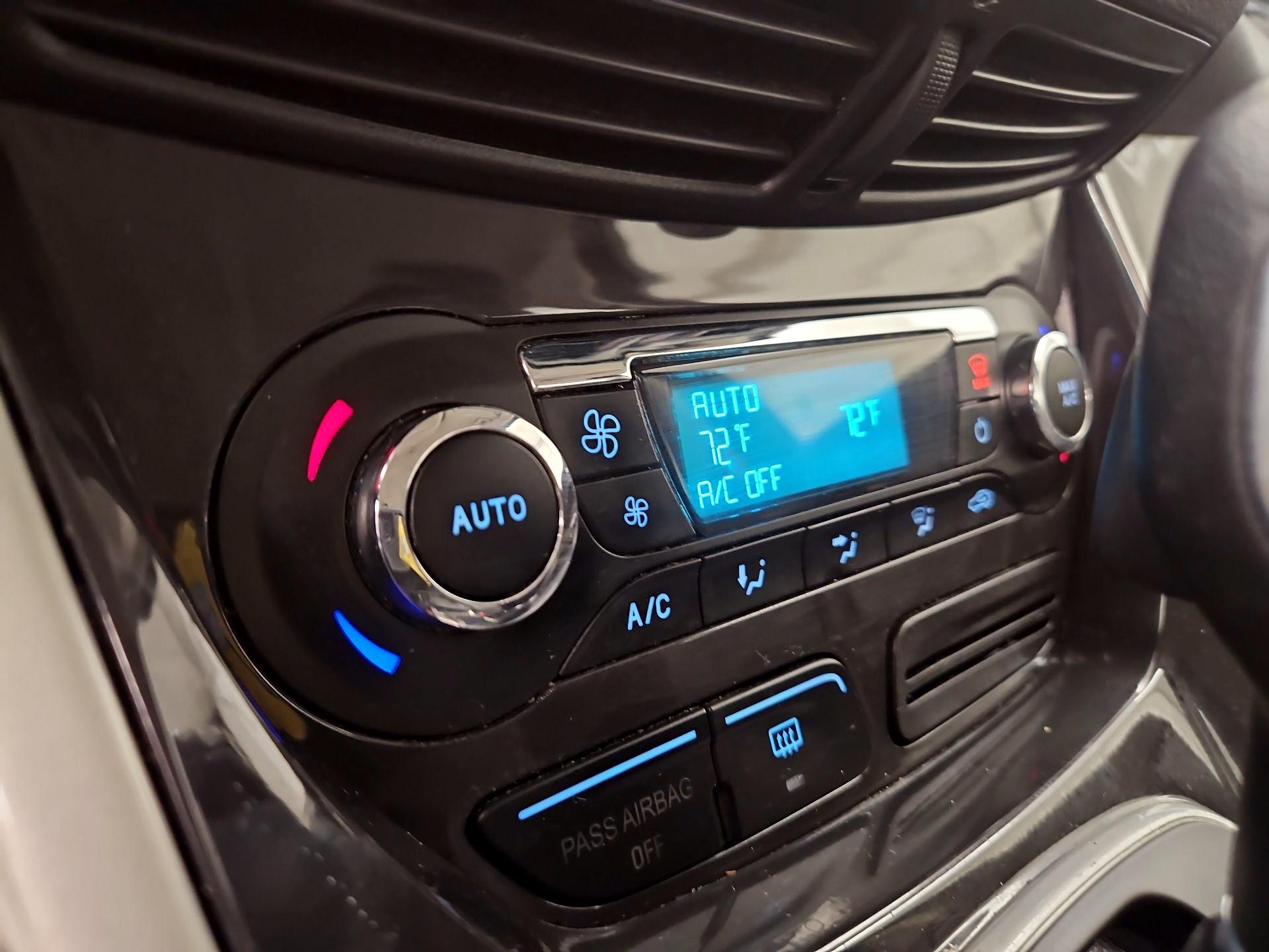 Thumbnail: 2014 Ford C-Max - 16