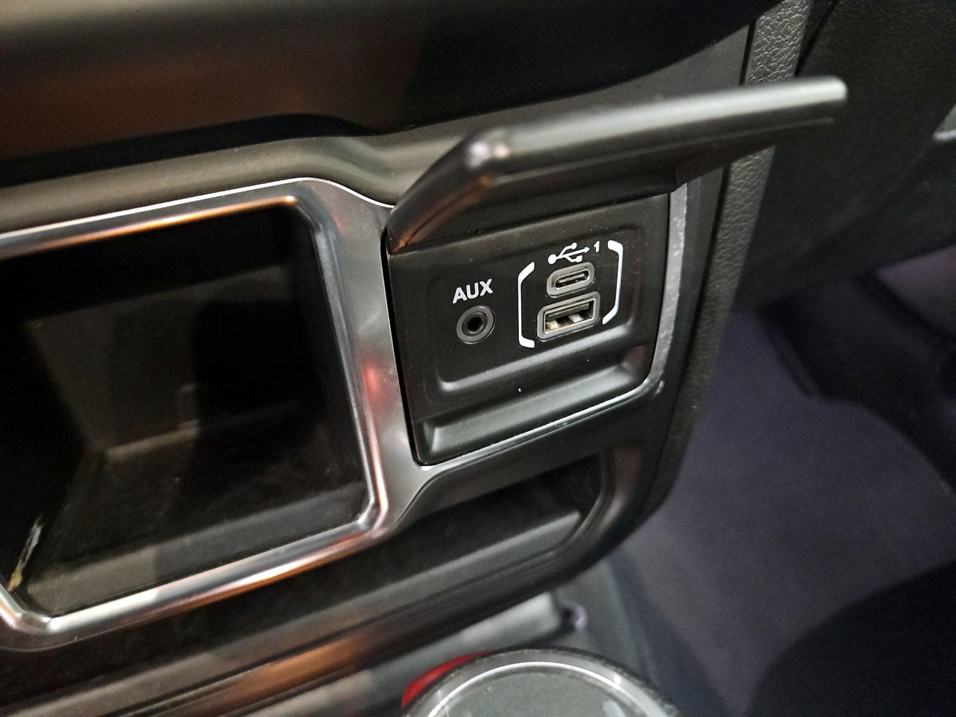 Thumbnail: 2020 Jeep Wrangler - 18