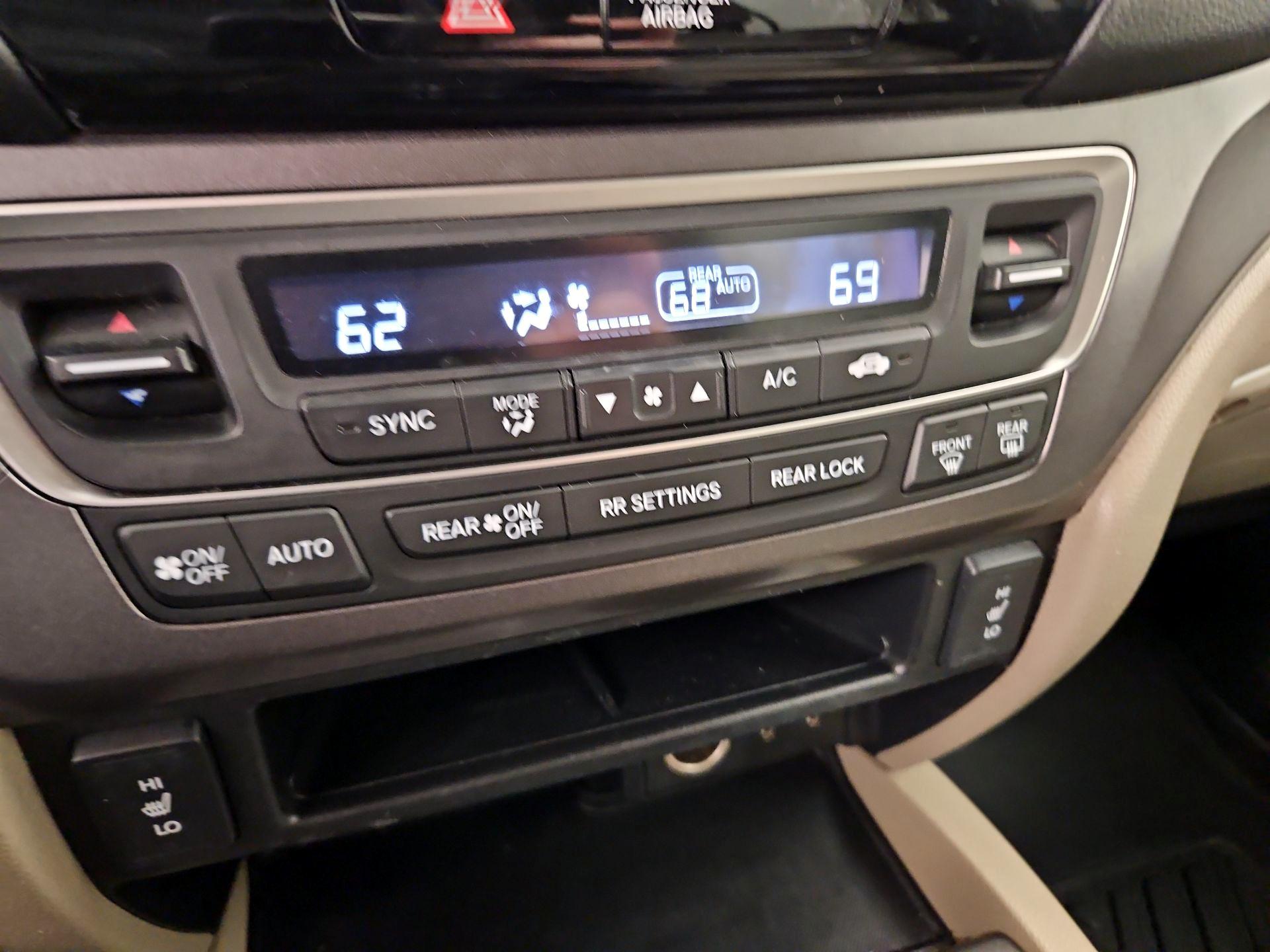 Thumbnail: 2018 Honda Pilot - 16