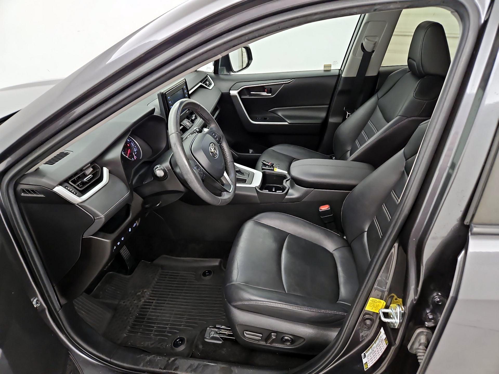 Thumbnail: 2022 Toyota RAV4 - 11