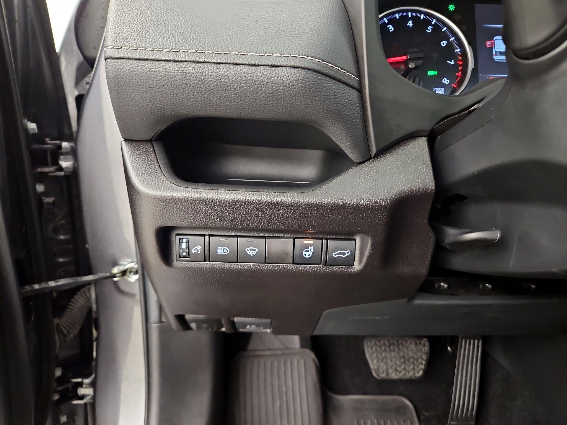 Thumbnail: 2022 Toyota RAV4 - 13