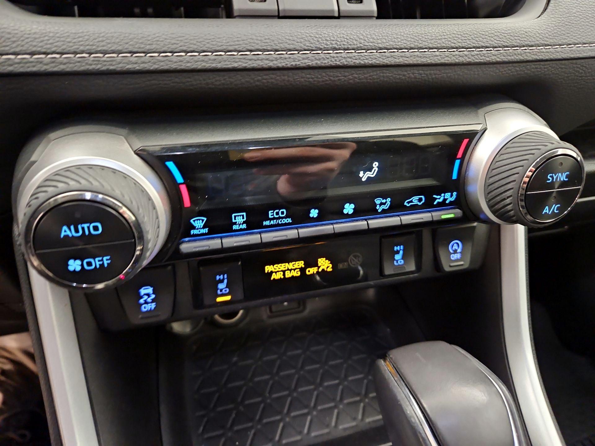 Thumbnail: 2022 Toyota RAV4 - 16