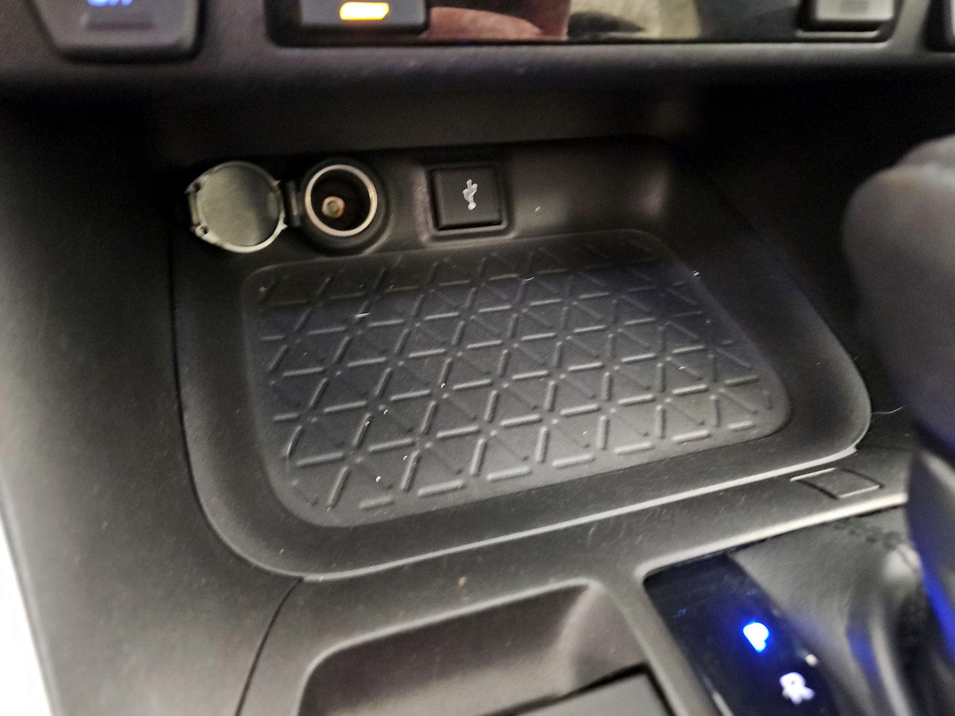 Thumbnail: 2022 Toyota RAV4 - 18