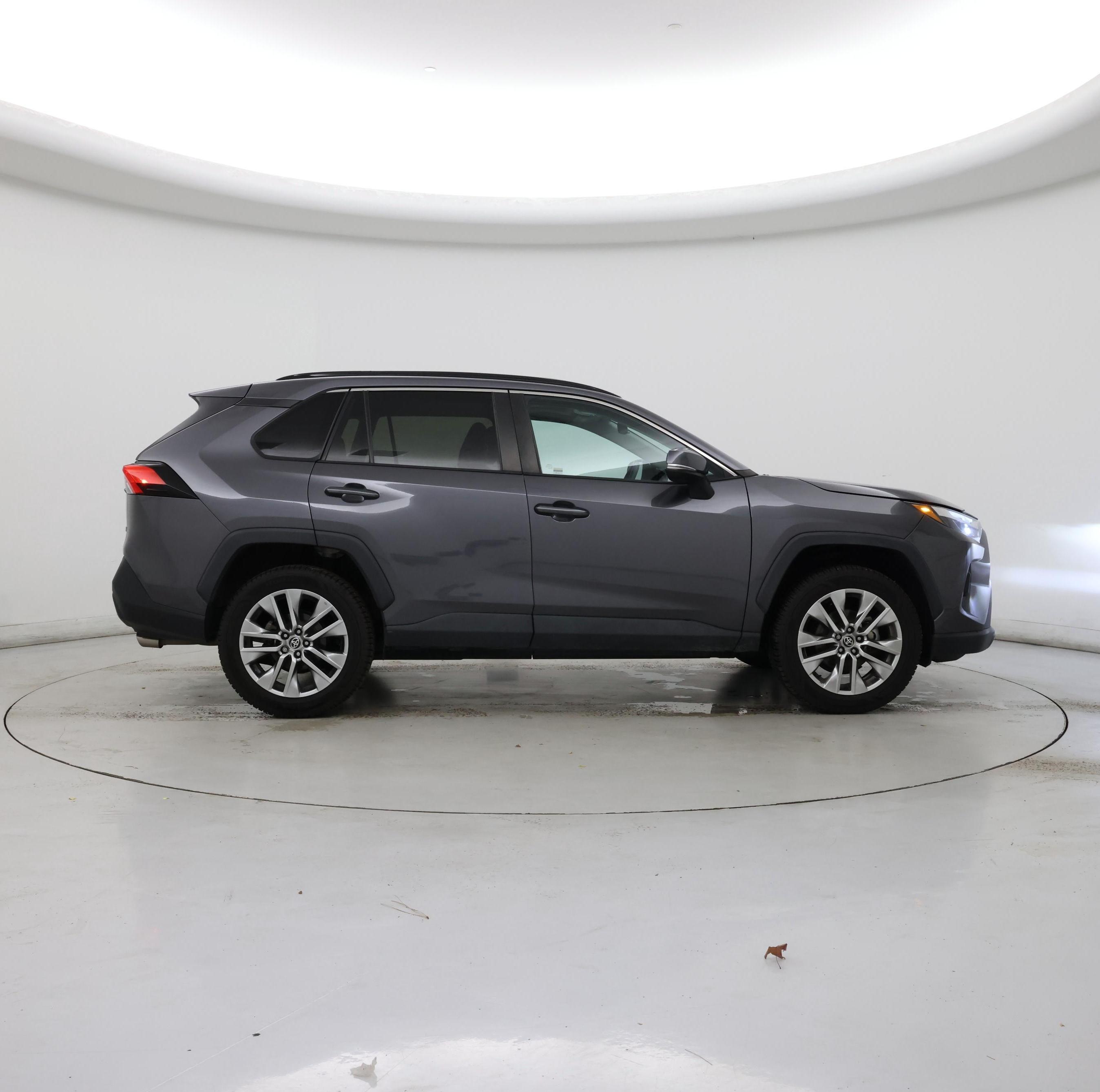 Thumbnail: 2022 Toyota RAV4 - 7