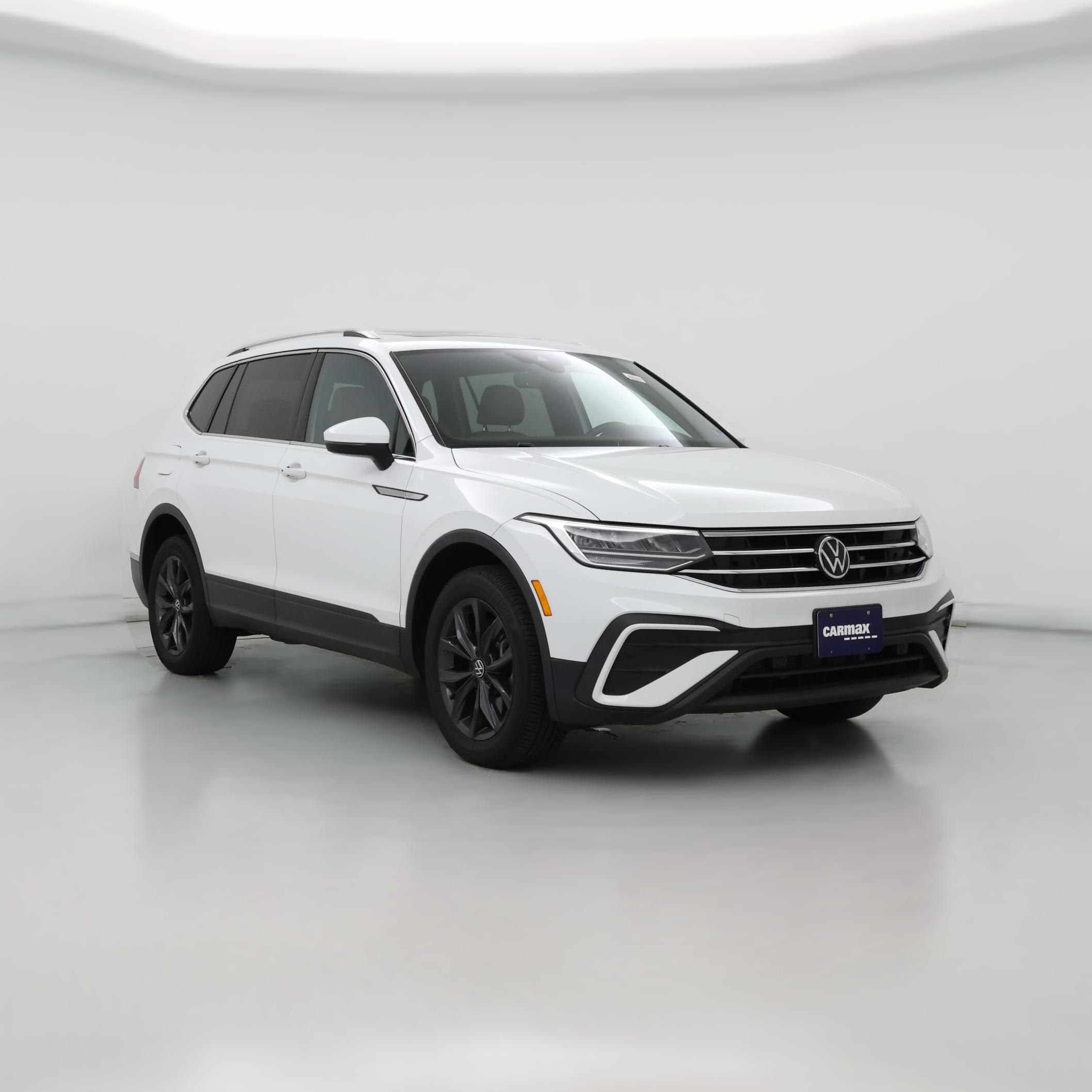 Thumbnail: 2022 Volkswagen Tiguan - 1