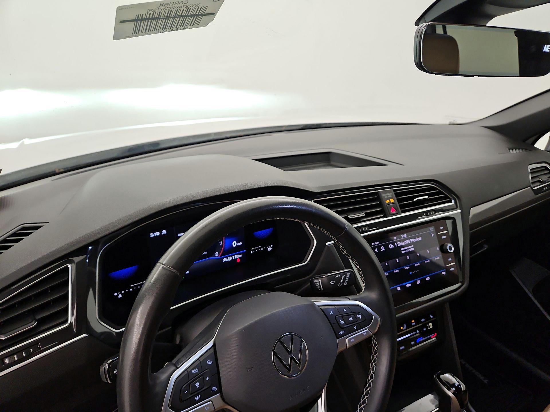 Thumbnail: 2022 Volkswagen Tiguan - 9