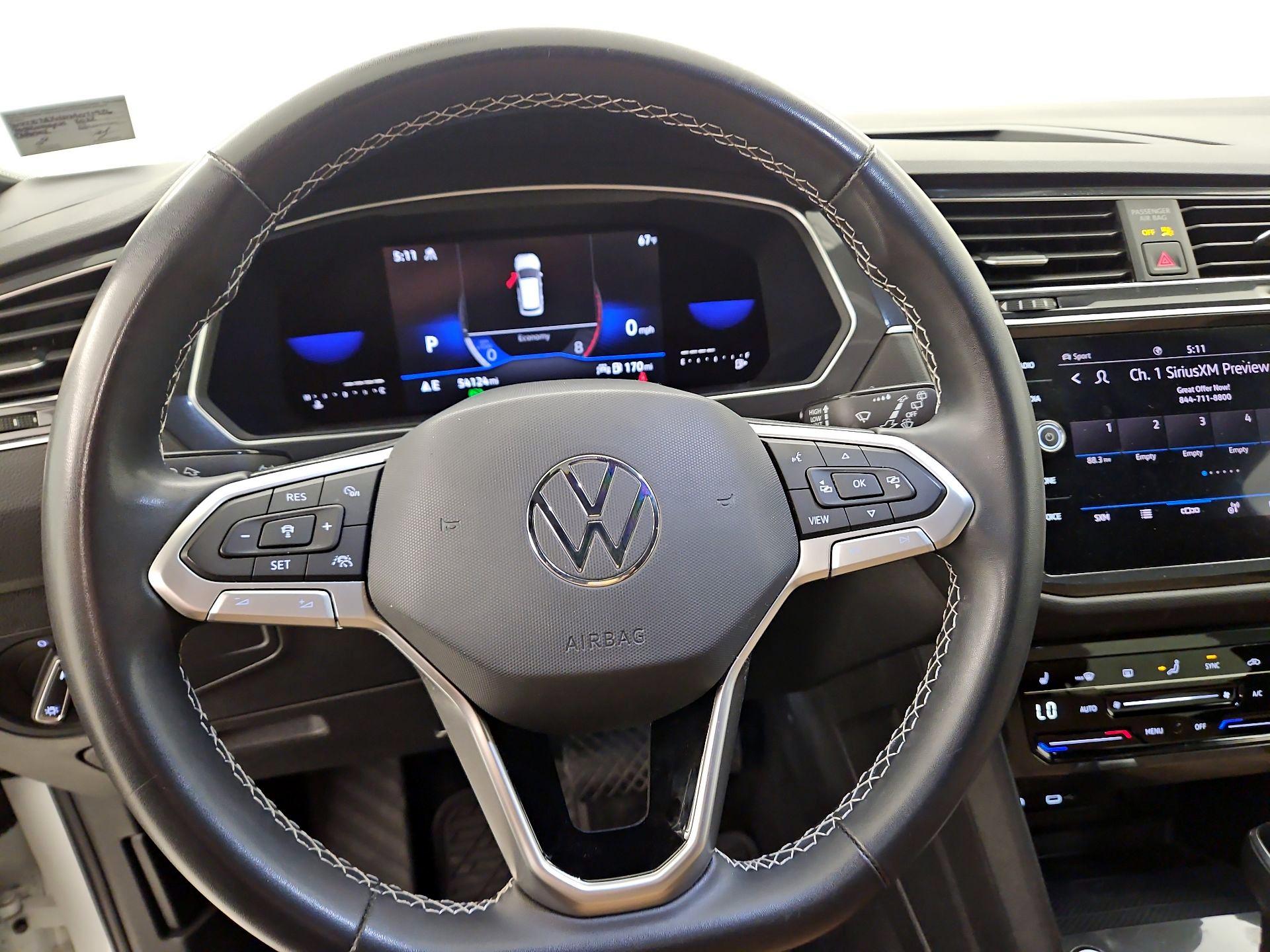 Thumbnail: 2022 Volkswagen Tiguan - 10