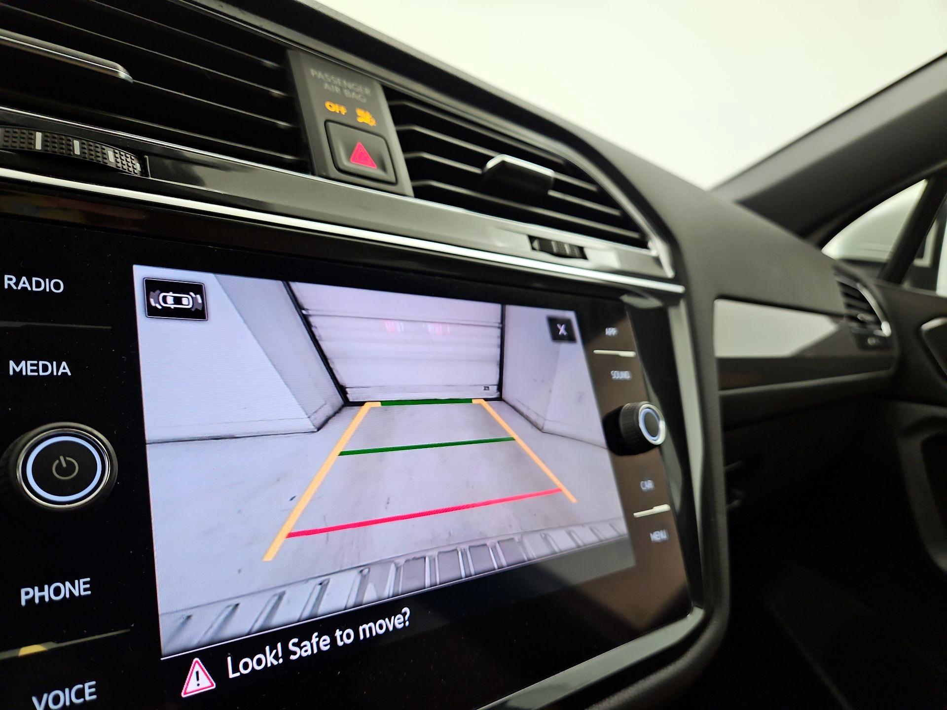 Thumbnail: 2022 Volkswagen Tiguan - 14