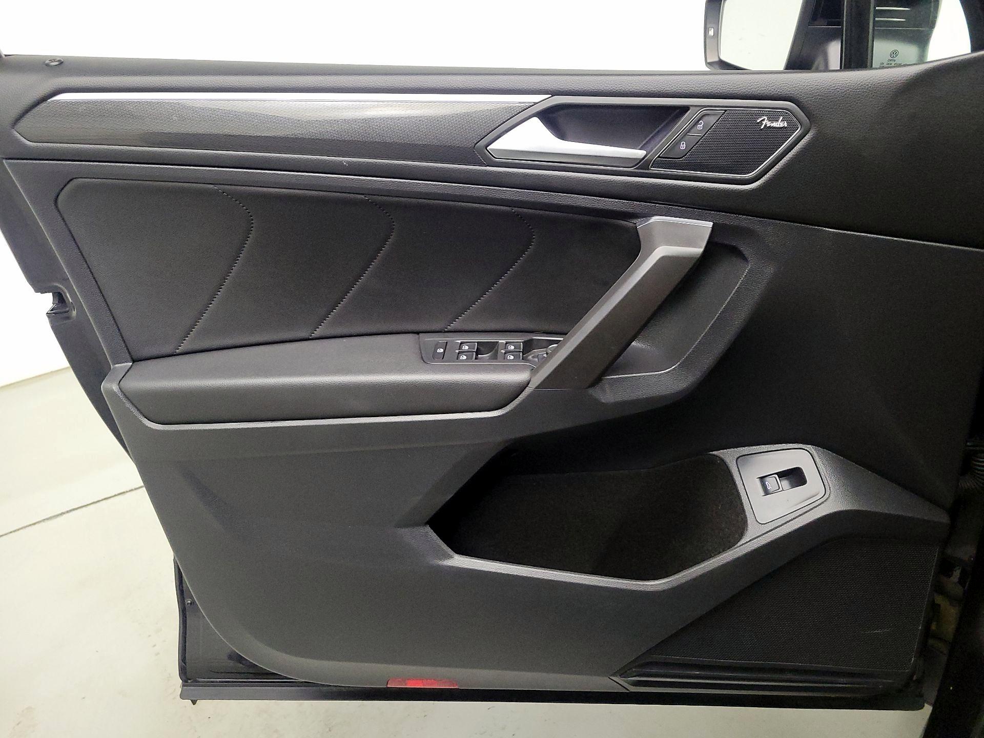 Thumbnail: 2021 Volkswagen Tiguan - 12