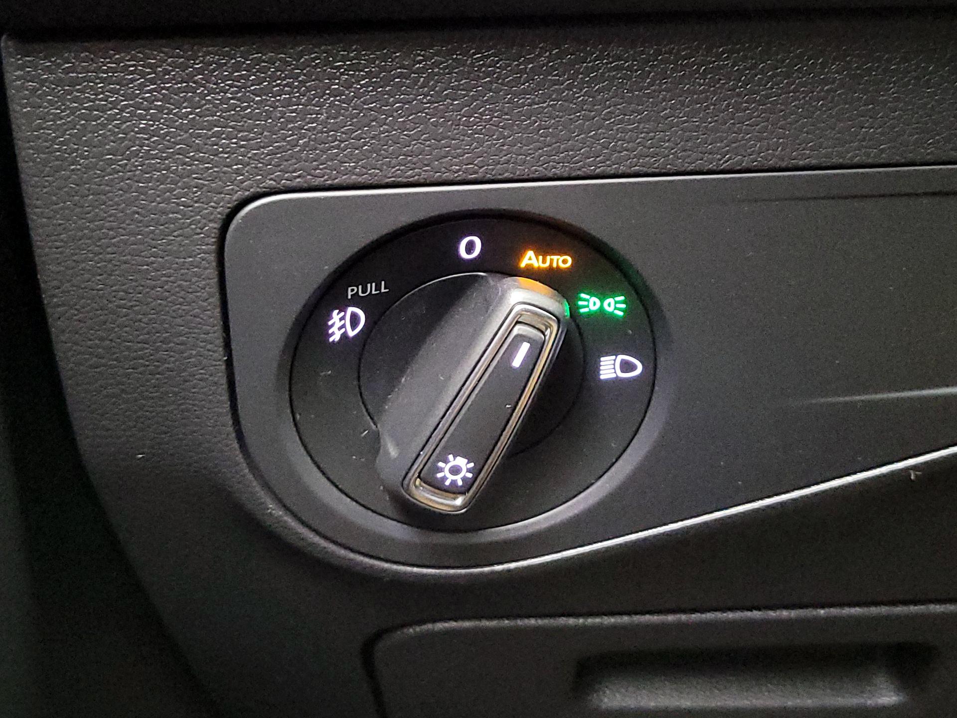 Thumbnail: 2021 Volkswagen Tiguan - 13