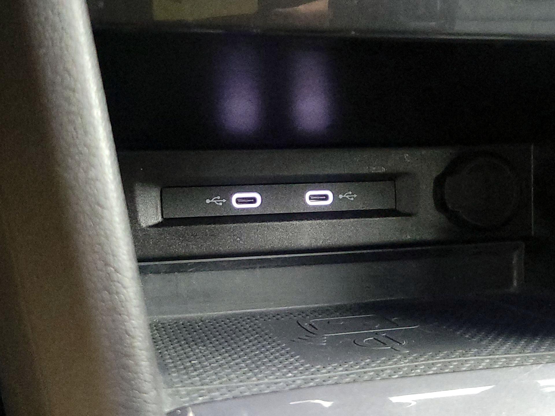 Thumbnail: 2021 Volkswagen Tiguan - 19