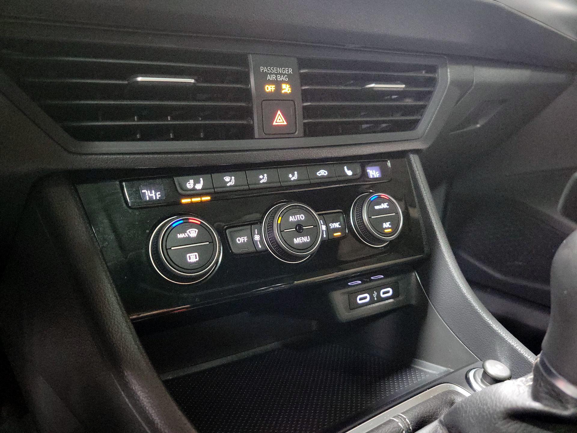 Thumbnail: 2021 Volkswagen Jetta - 16