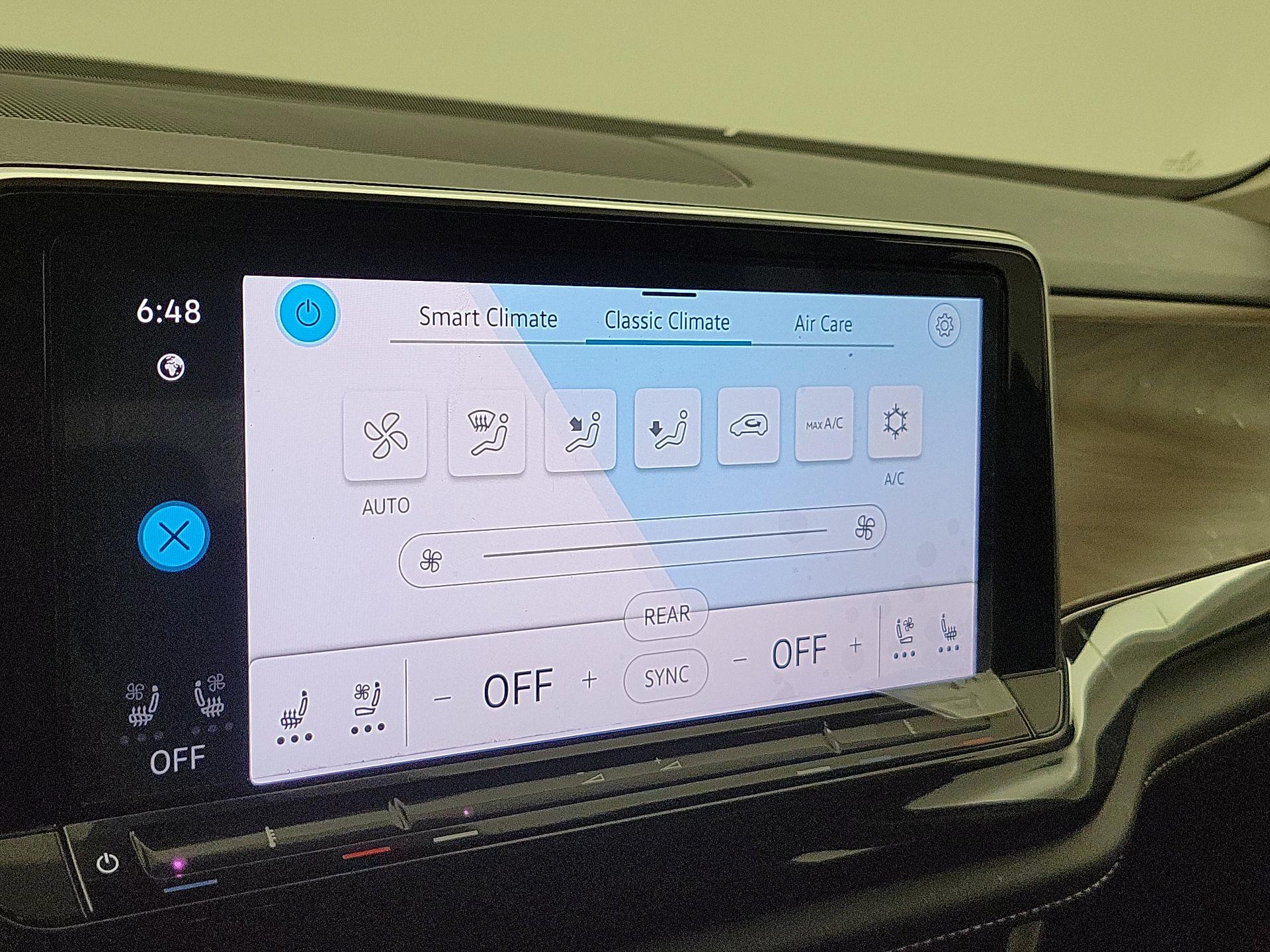 Thumbnail: 2024 Volkswagen Atlas - 16