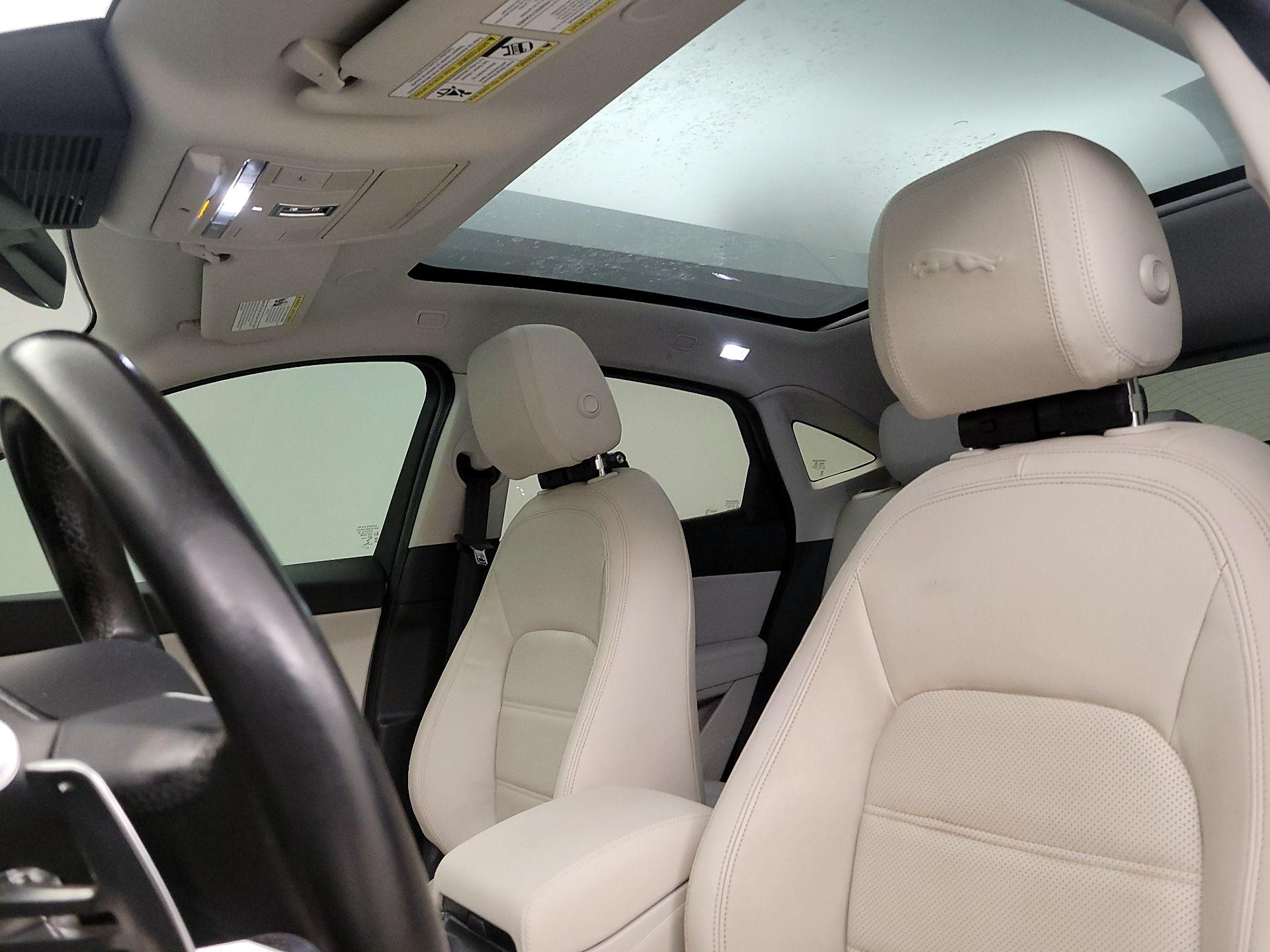 Thumbnail: 2022 Jaguar E-Pace - 20