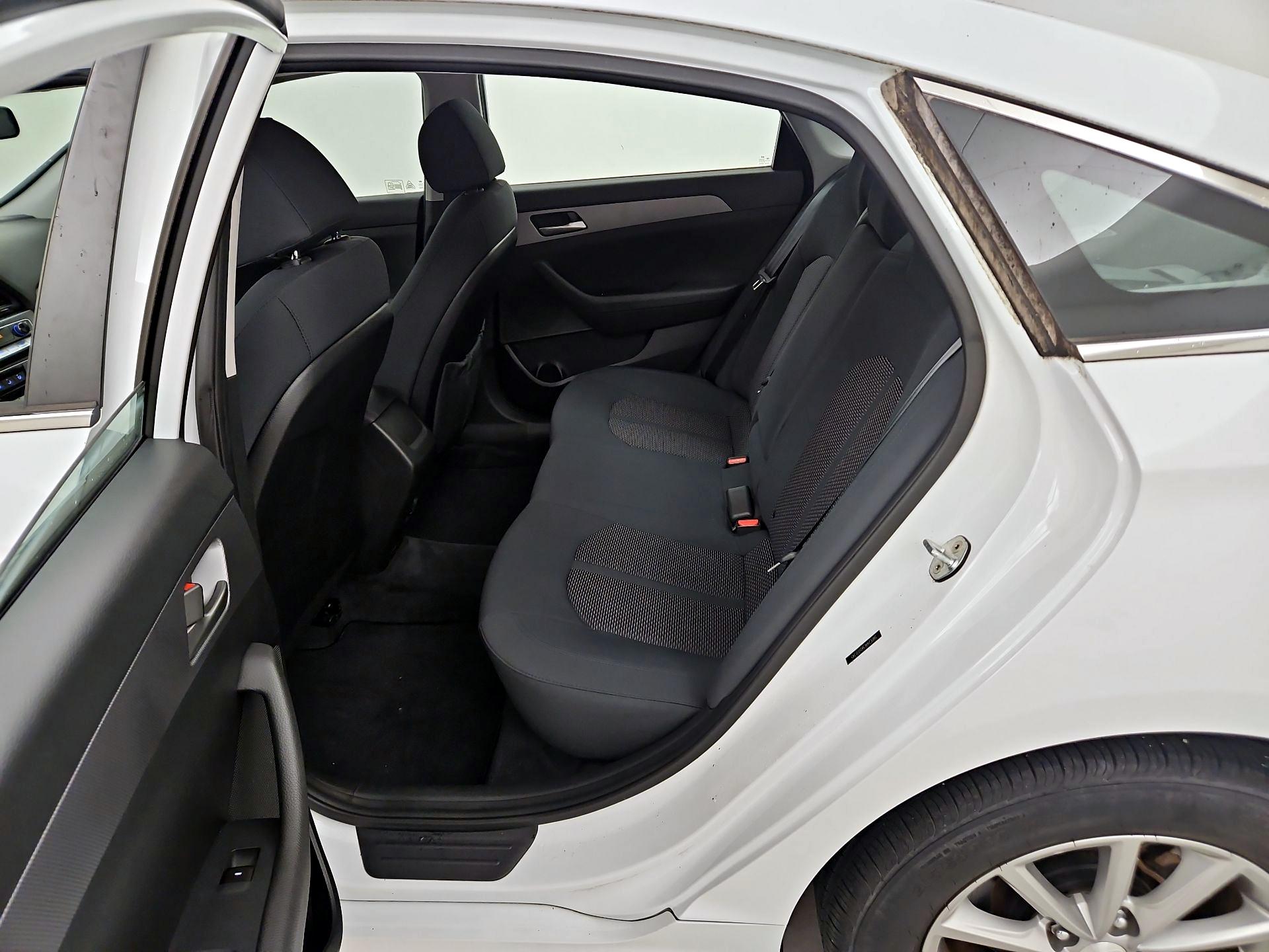 Thumbnail: 2019 Hyundai Sonata - 19