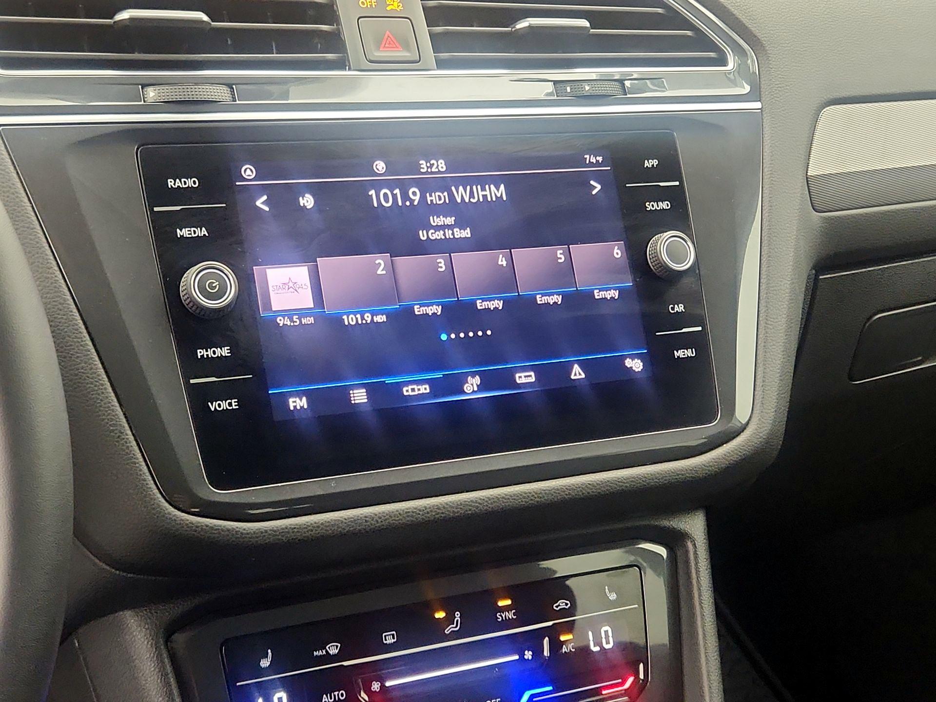 Thumbnail: 2022 Volkswagen Tiguan - 15