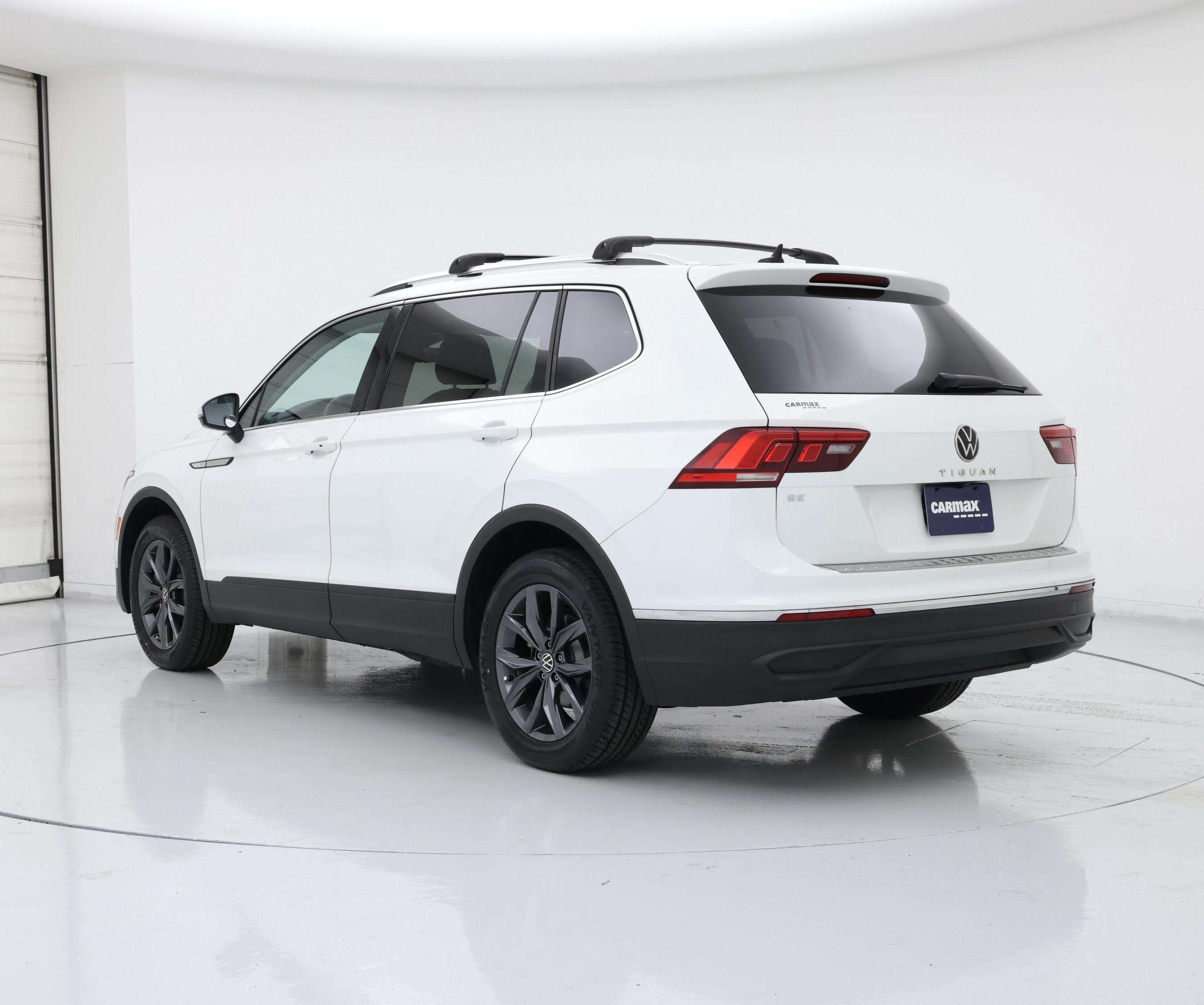 Thumbnail: 2022 Volkswagen Tiguan - 2