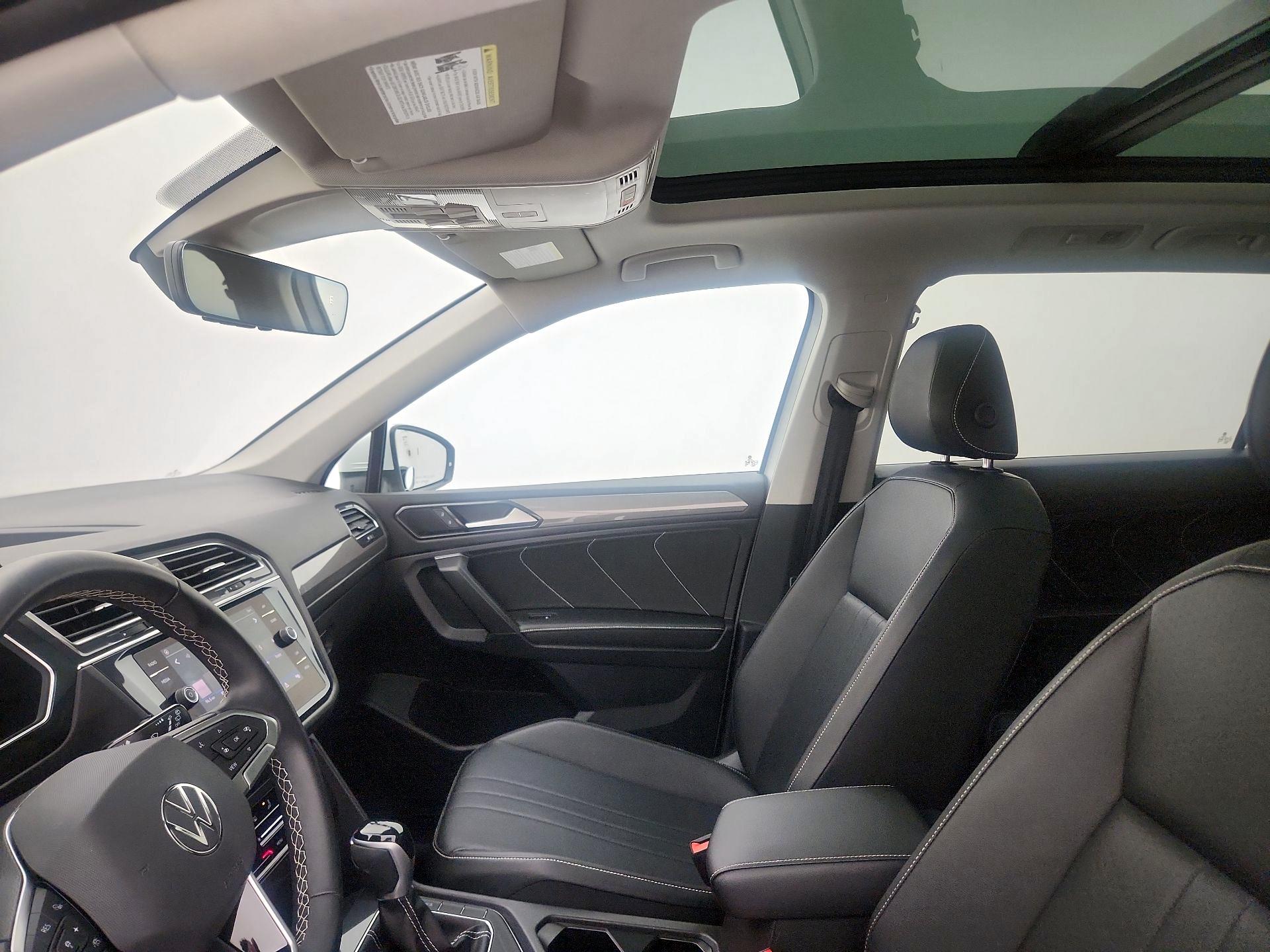 Thumbnail: 2022 Volkswagen Tiguan - 19